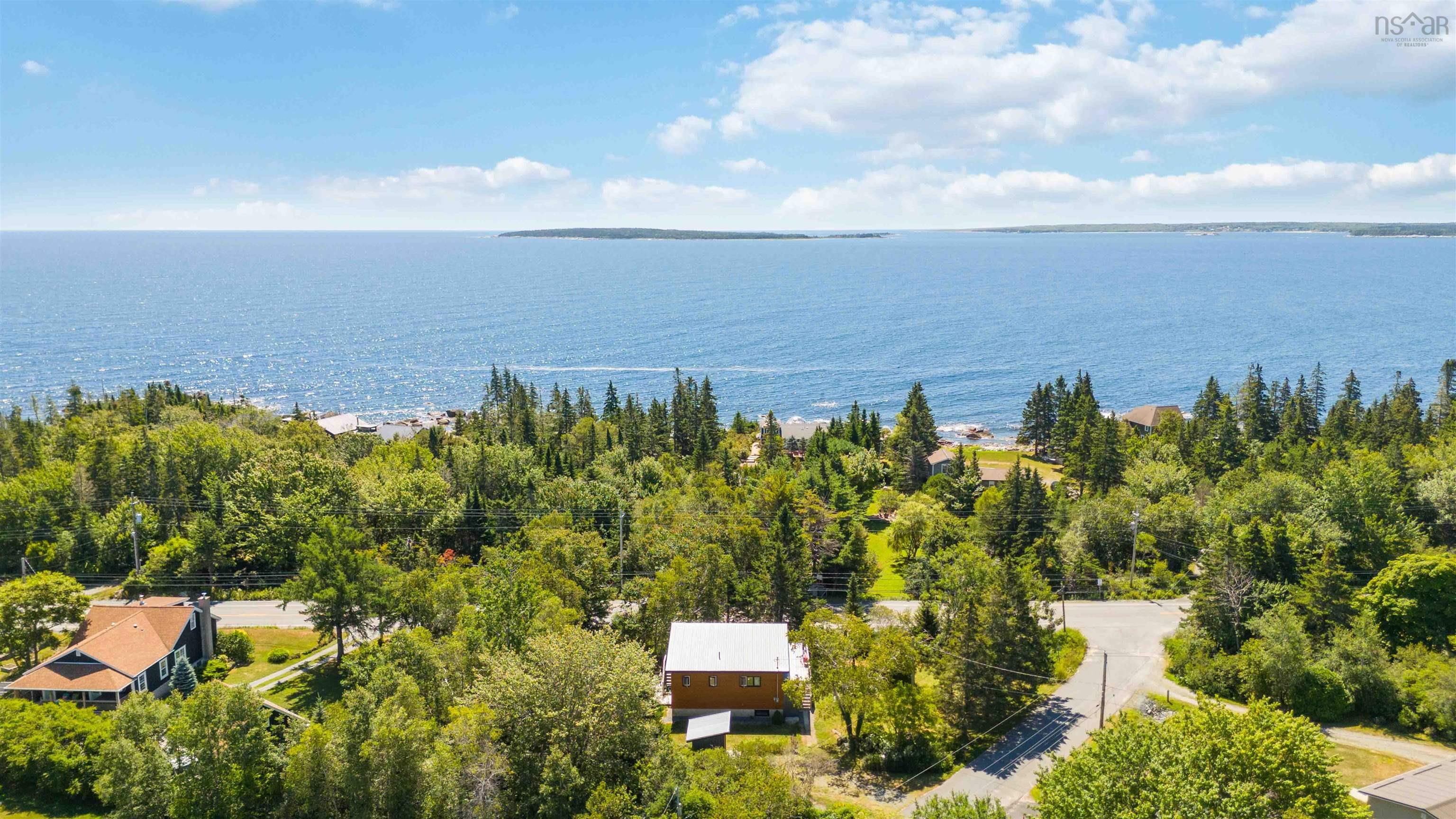 $399,900.00: 10 Silver Rock Road, Hunts Point