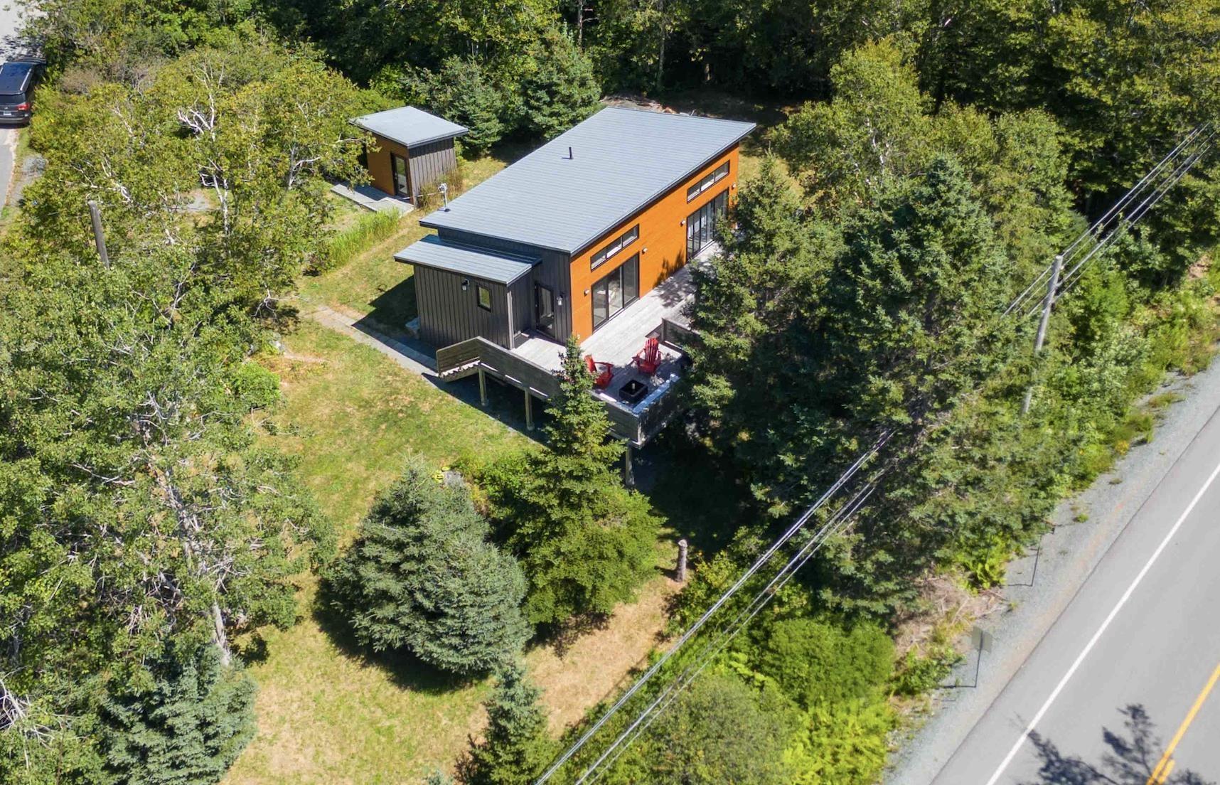 $399,900.00: 10 Silver Rock Road, Hunts Point