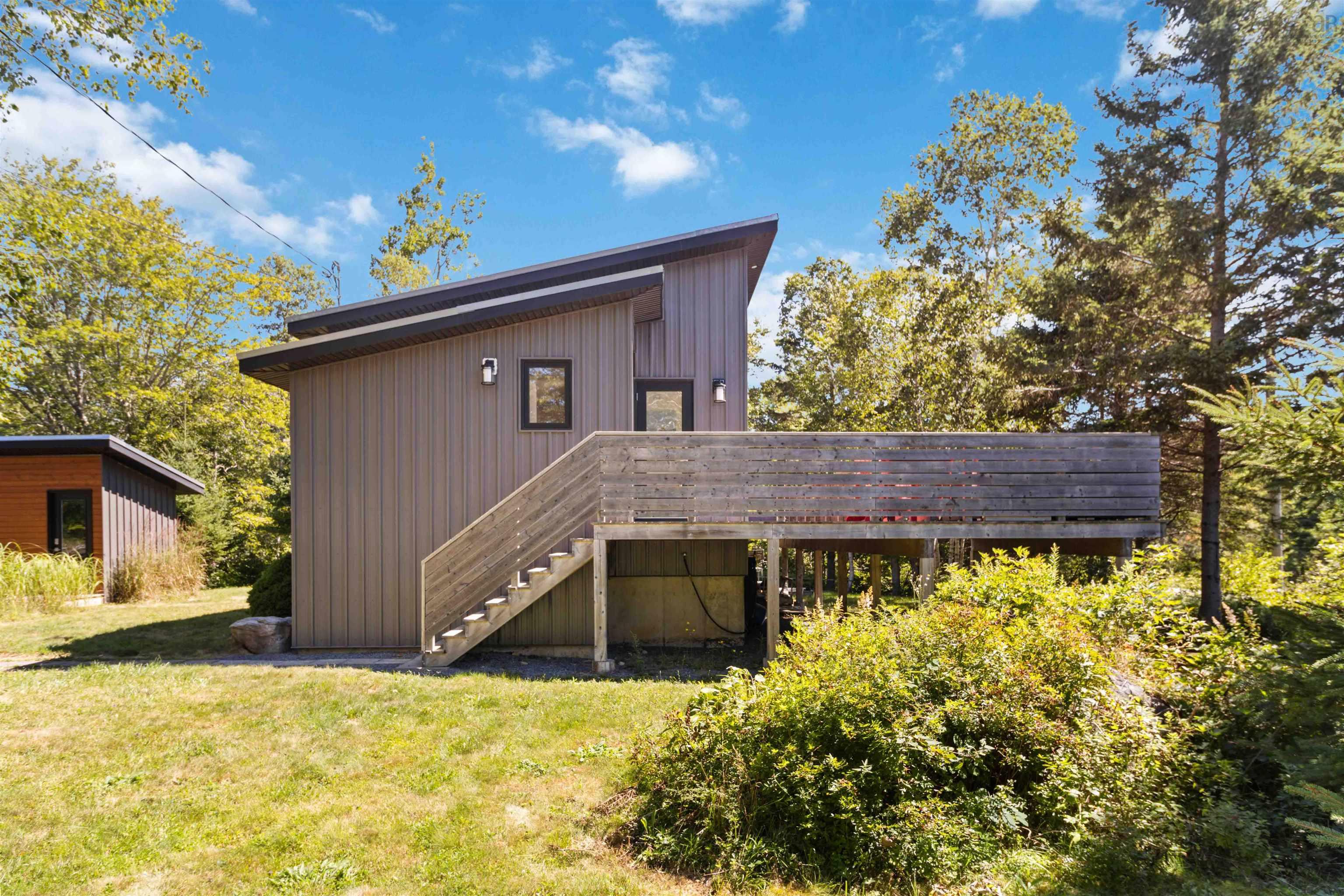 $399,900.00: 10 Silver Rock Road, Hunts Point