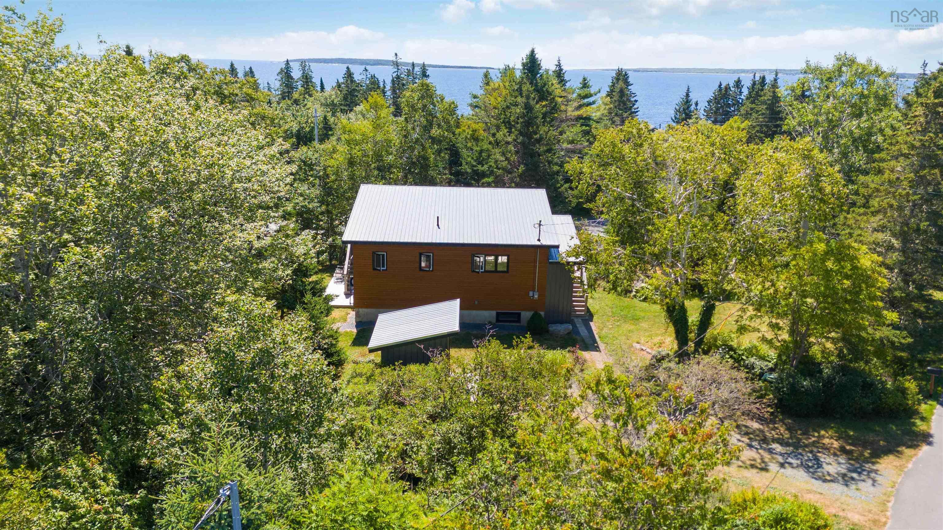 $399,900.00: 10 Silver Rock Road, Hunts Point