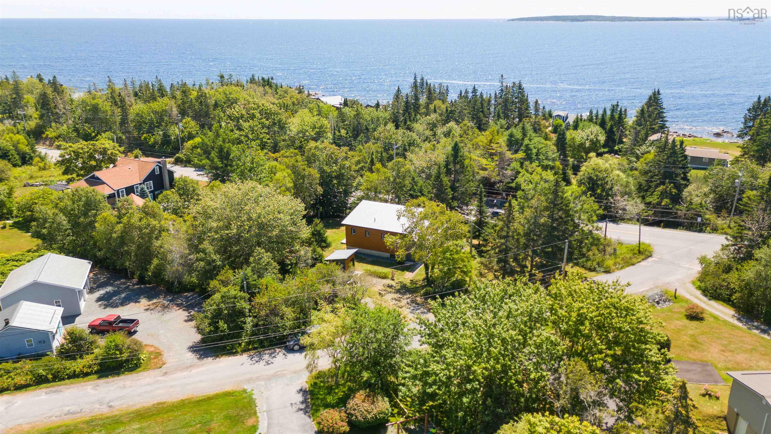 $399,900.00: 10 Silver Rock Road, Hunts Point