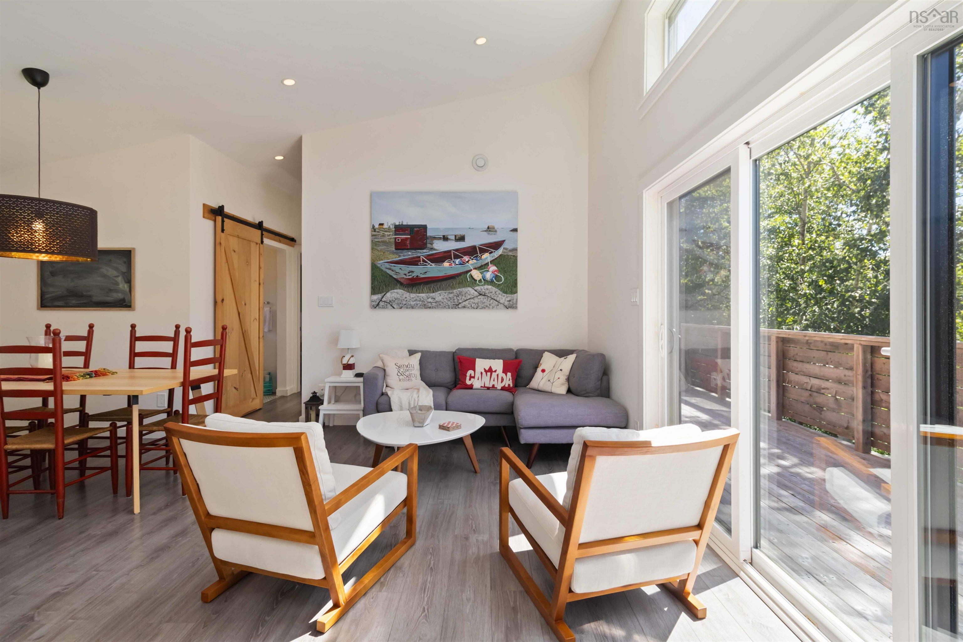 $399,900.00: 10 Silver Rock Road, Hunts Point
