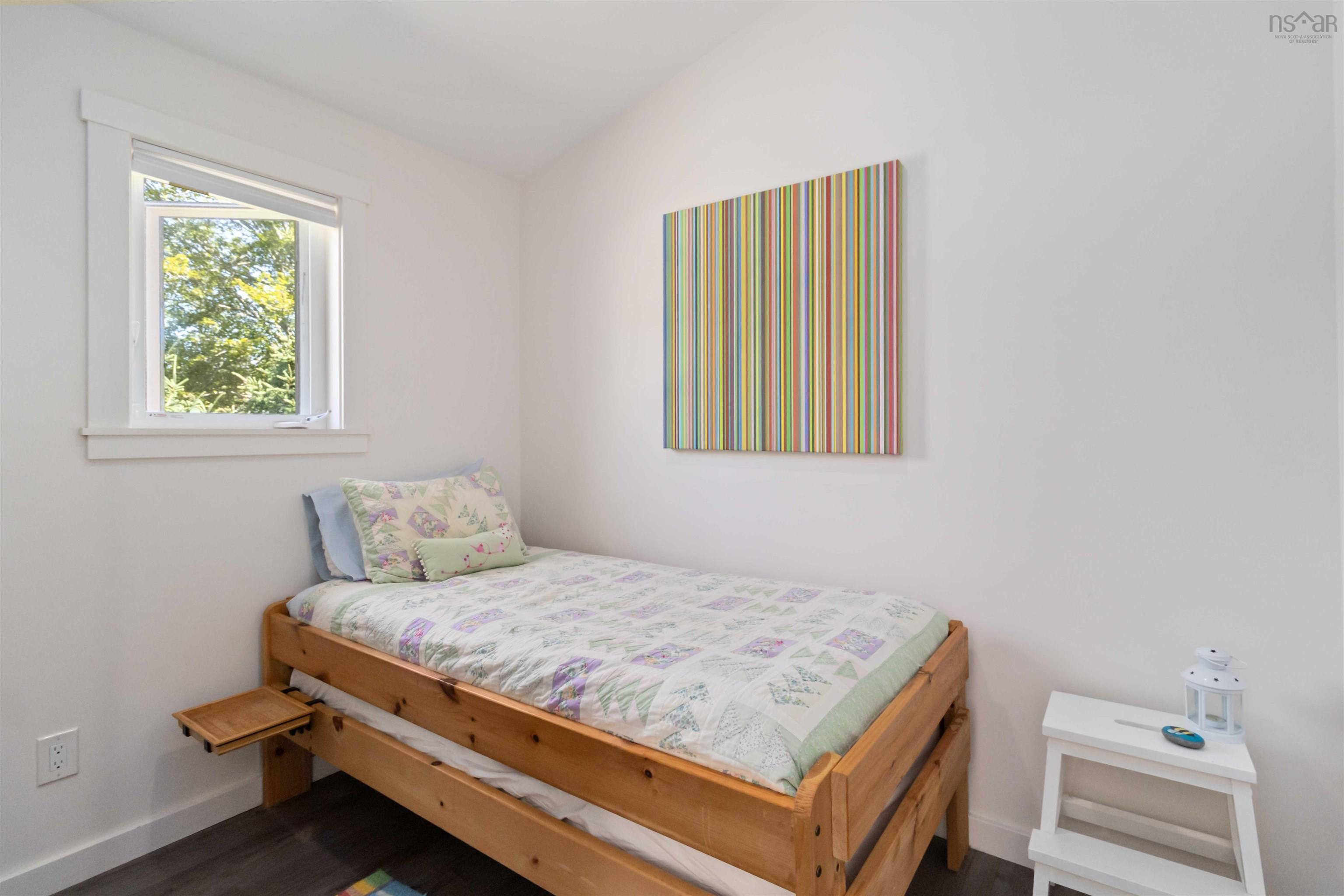 $399,900.00: 10 Silver Rock Road, Hunts Point