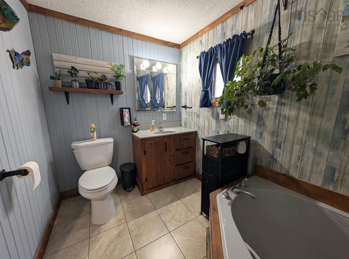 $199,900.00: 637 Highway 335, West Pubnico