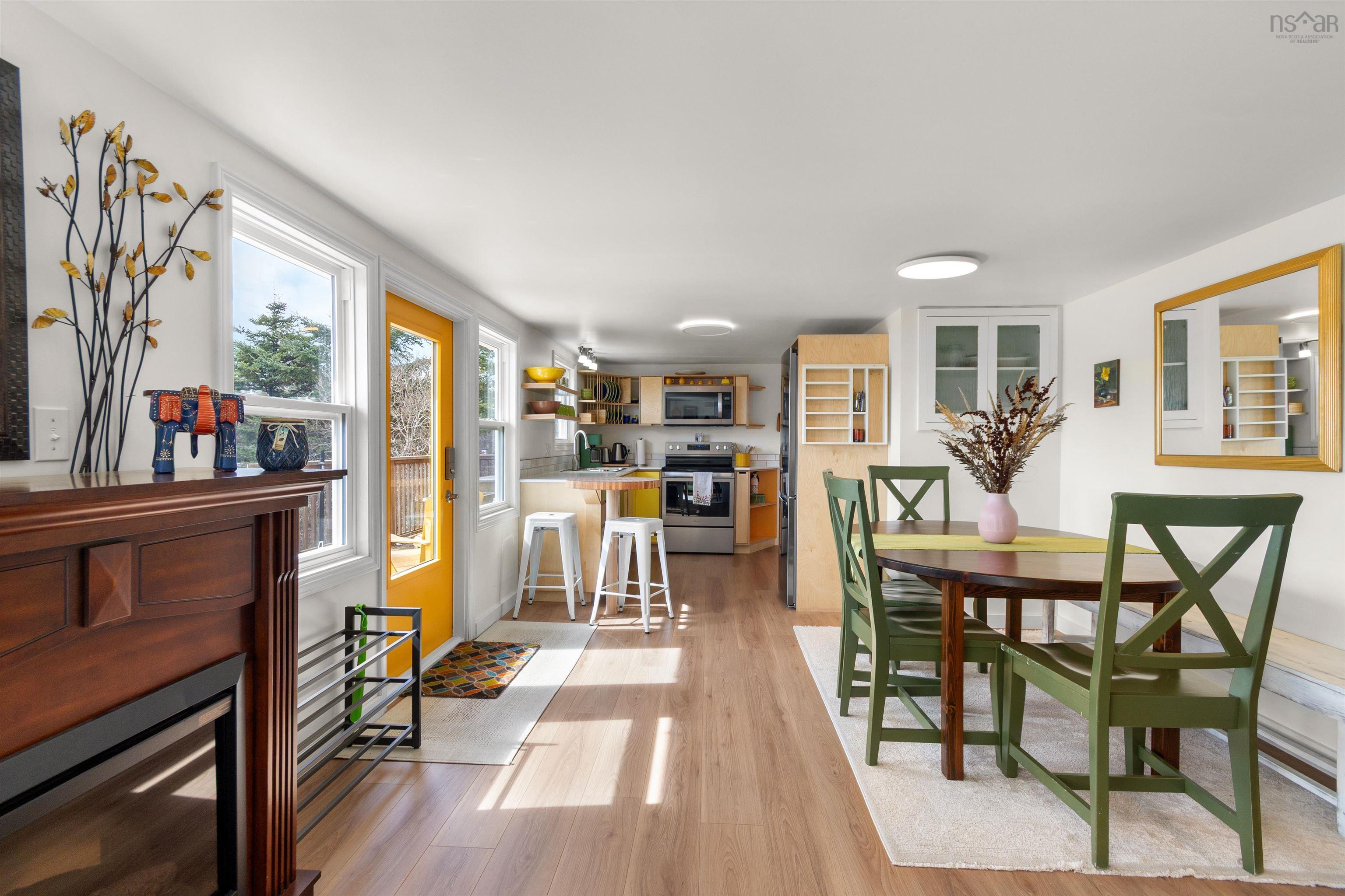 $795,000.00: 9 Scotch Cove Road, East Chester