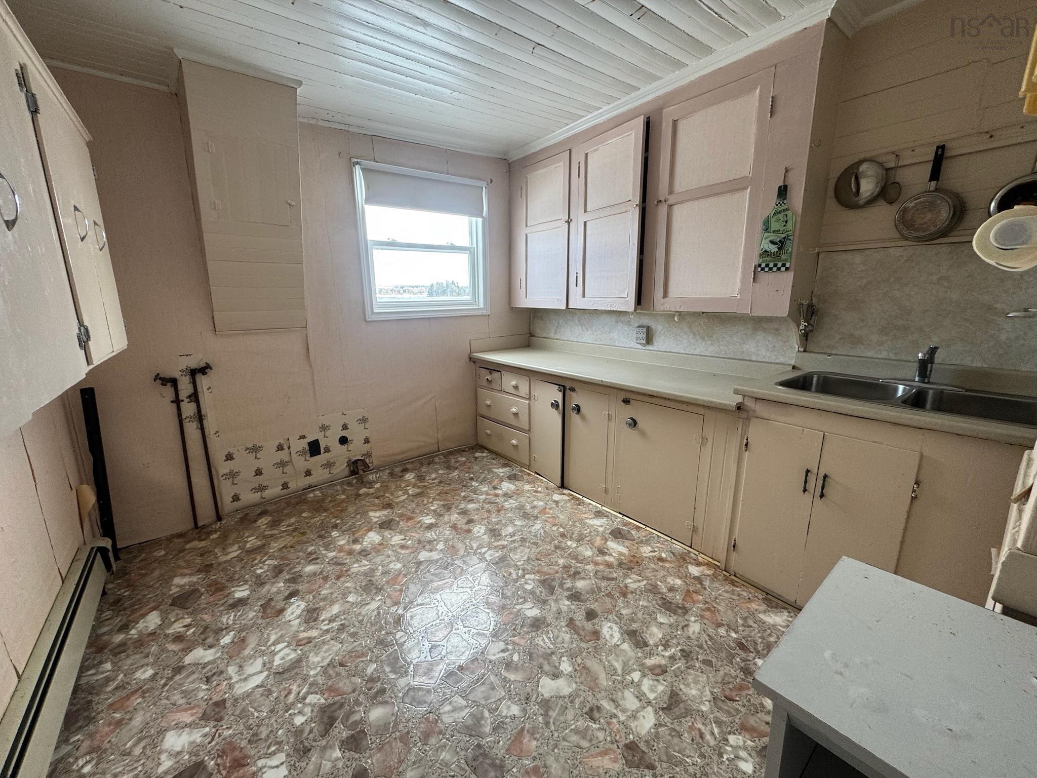 $175,000.00: 1 Hillside Boularderie Road, Groves Point