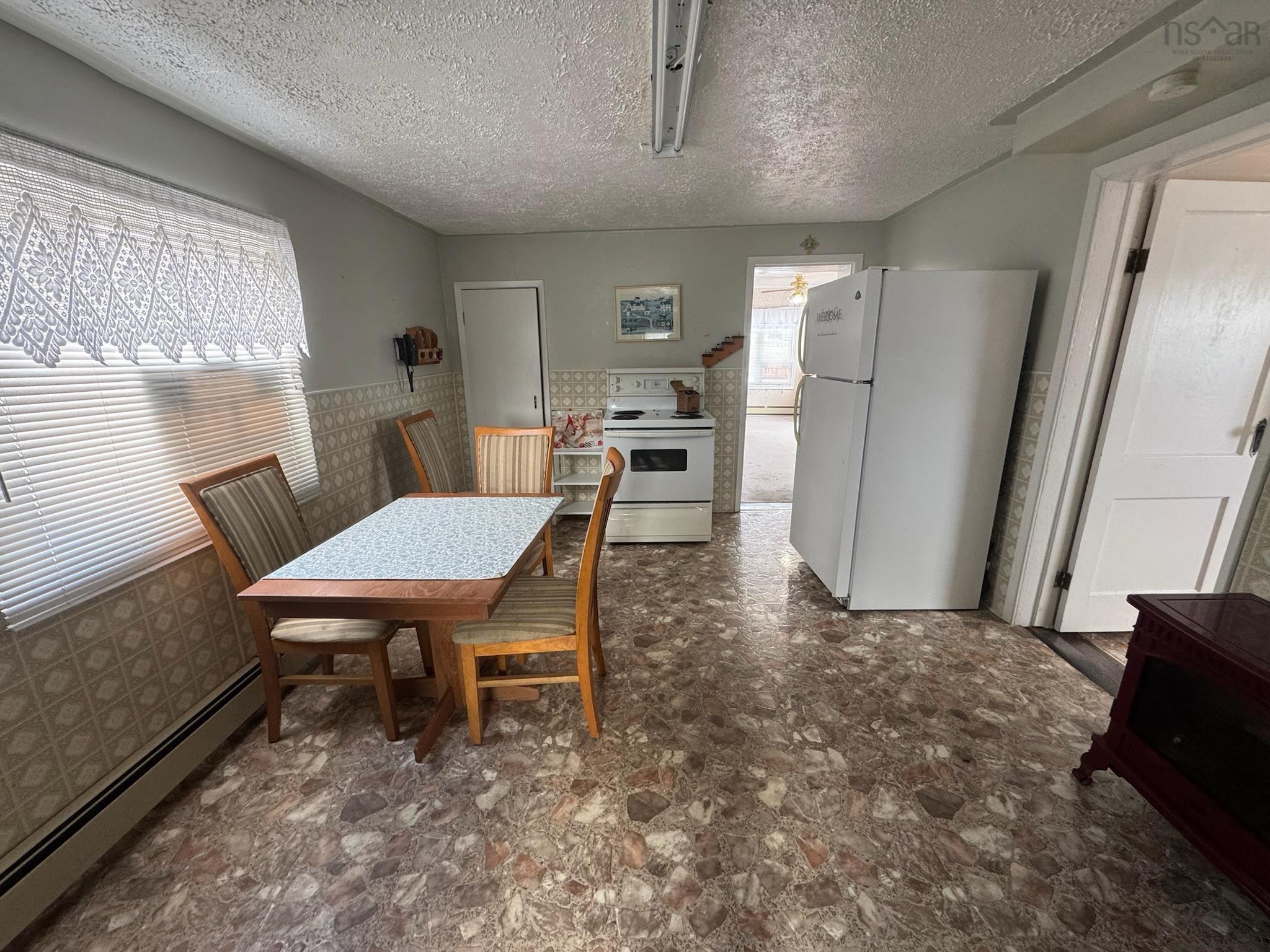 $175,000.00: 1 Hillside Boularderie Road, Groves Point