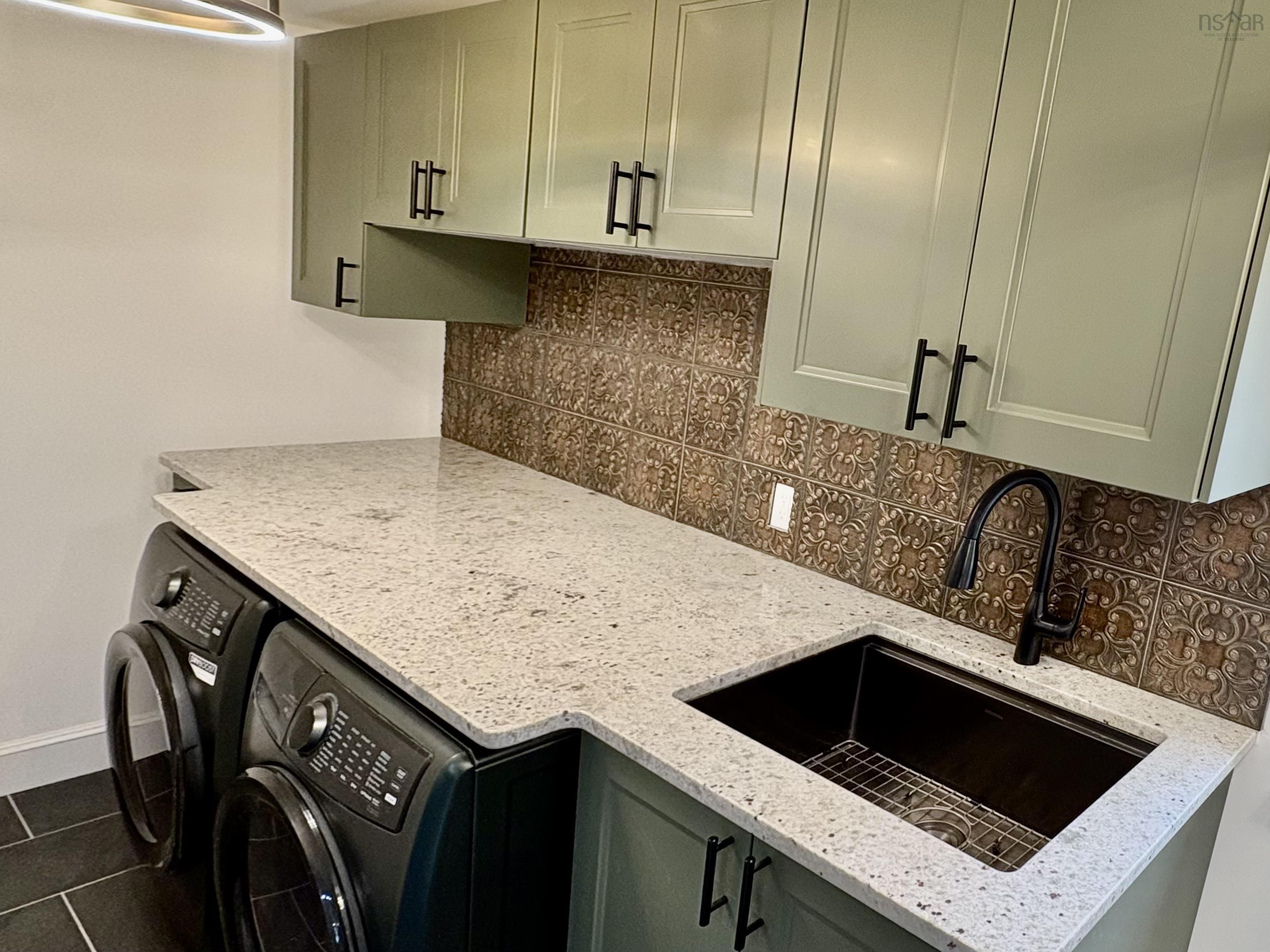 $739,999.00: 5168 Highway 331, Crescent Beach