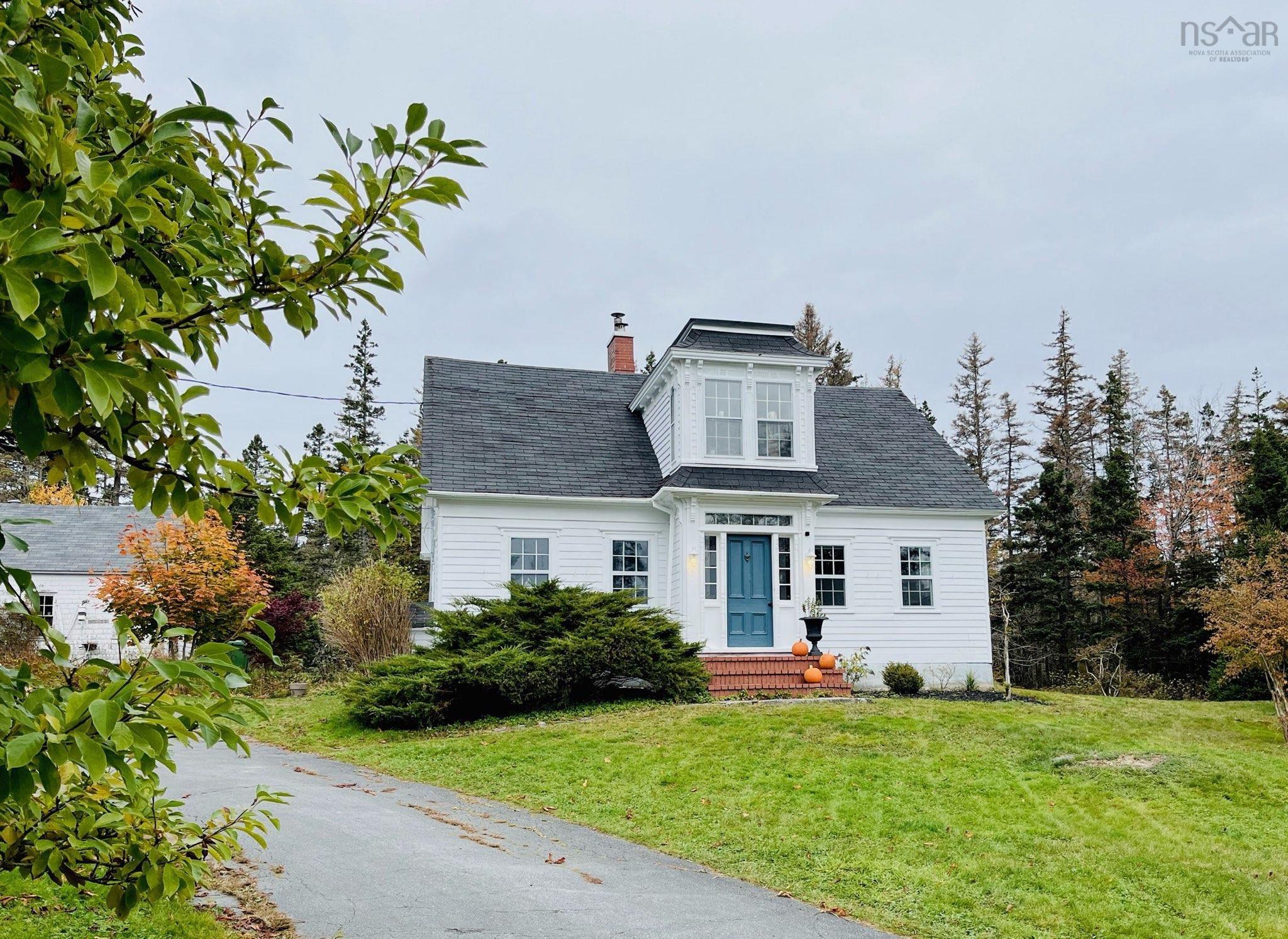 $739,999.00: 5168 Highway 331, Crescent Beach