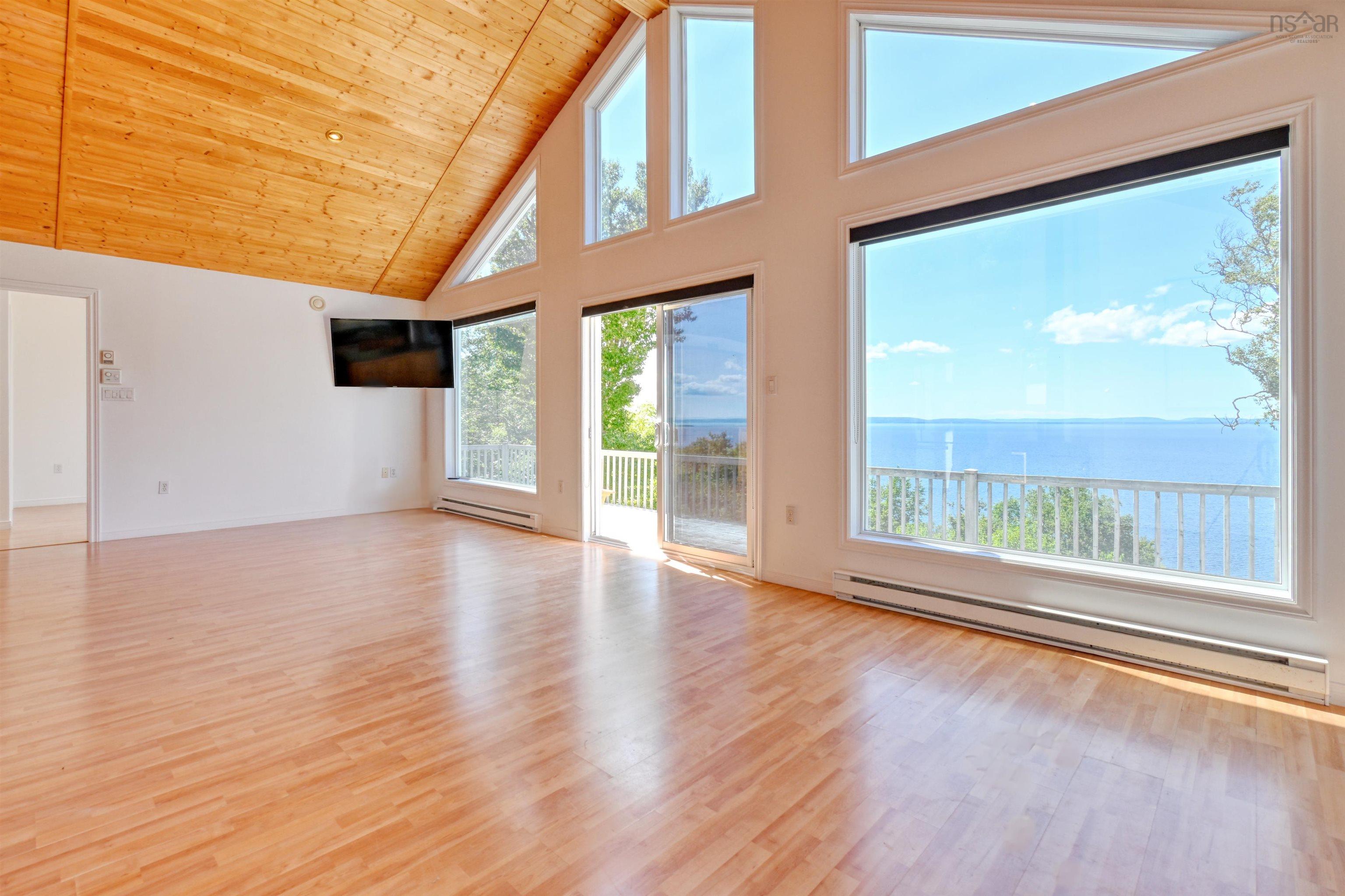 $489,000.00: 95 LAKESHORE Drive W, Irish Cove