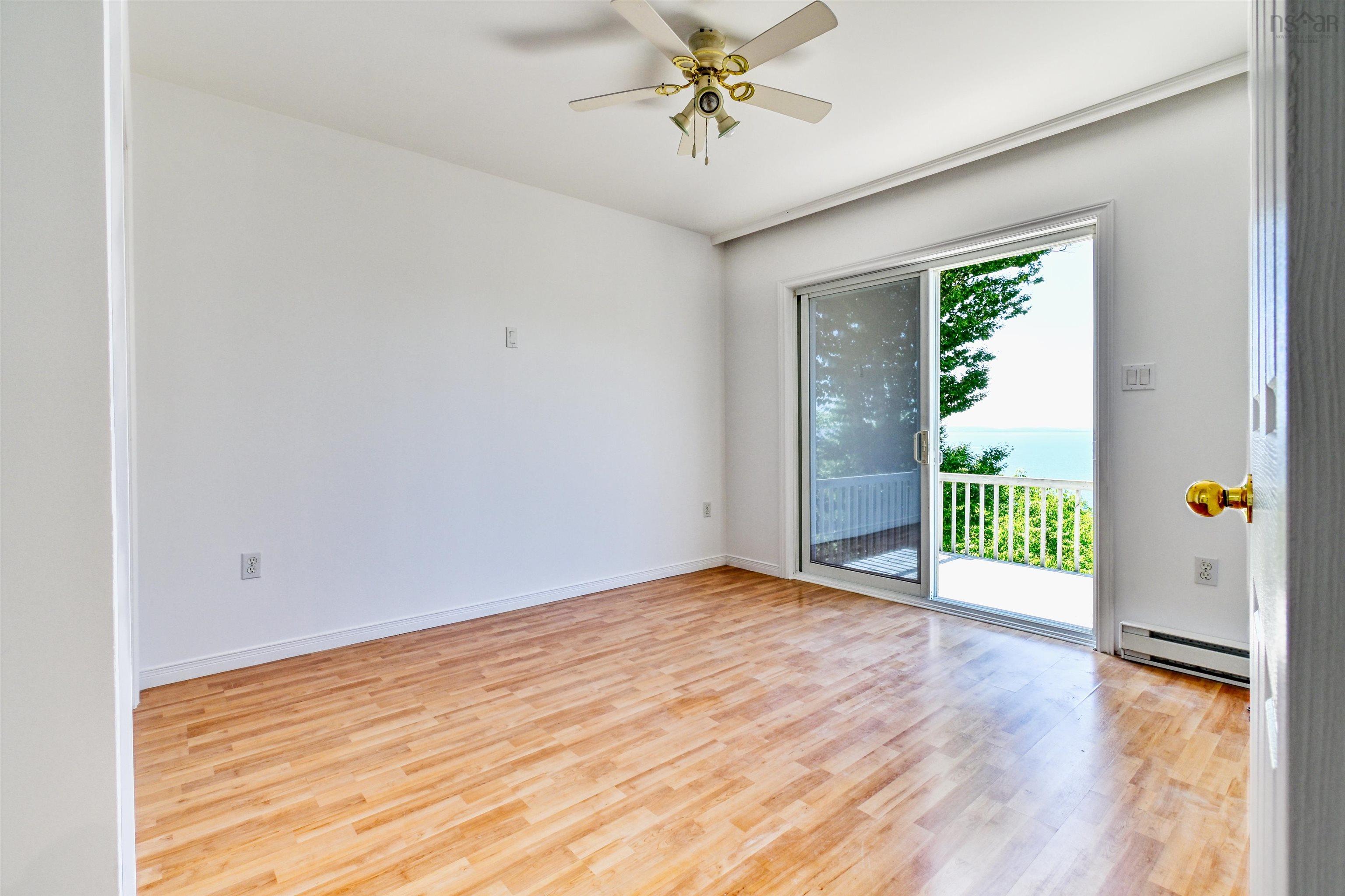 $489,000.00: 95 LAKESHORE Drive W, Irish Cove