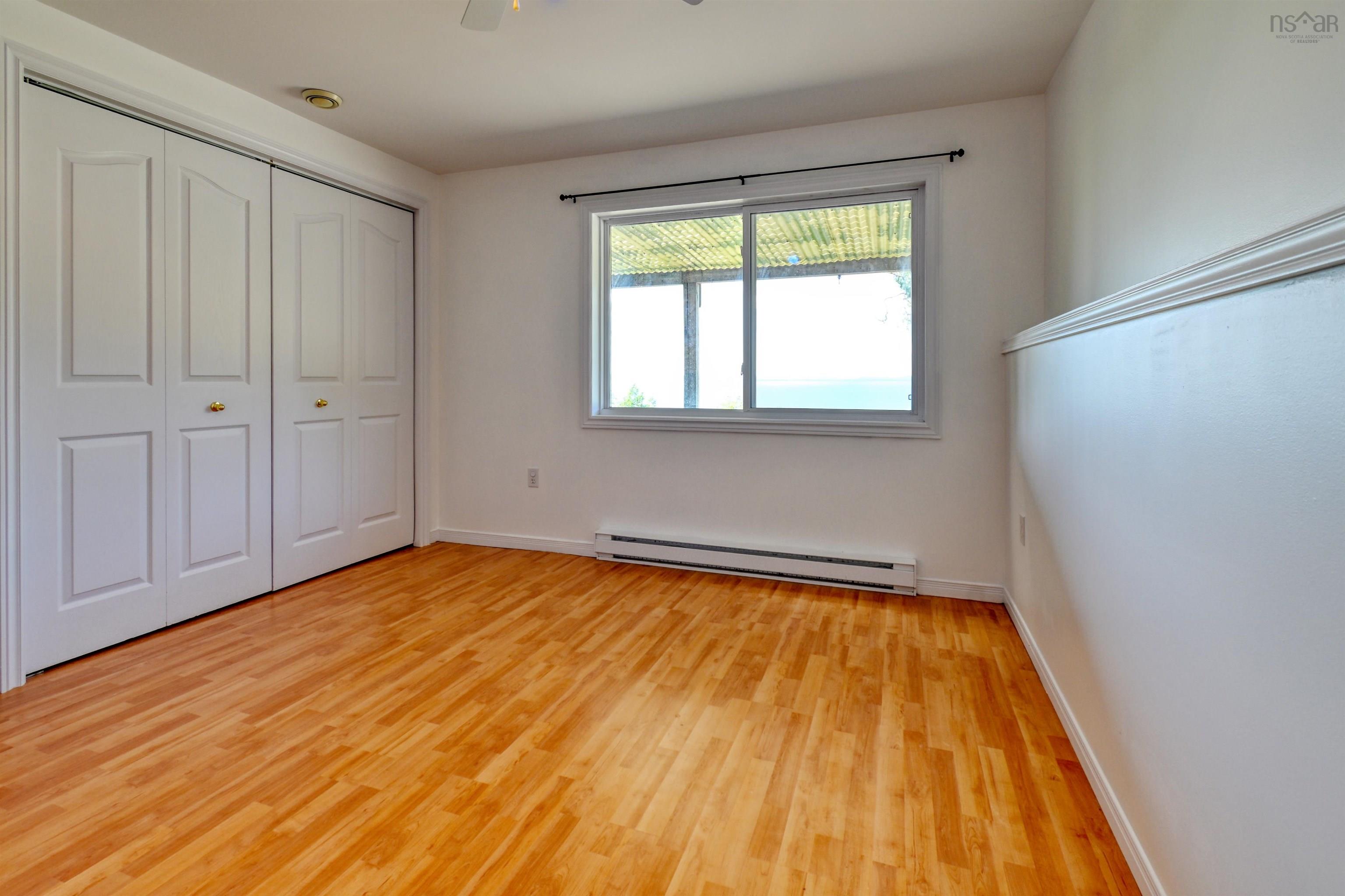 $489,000.00: 95 LAKESHORE Drive W, Irish Cove