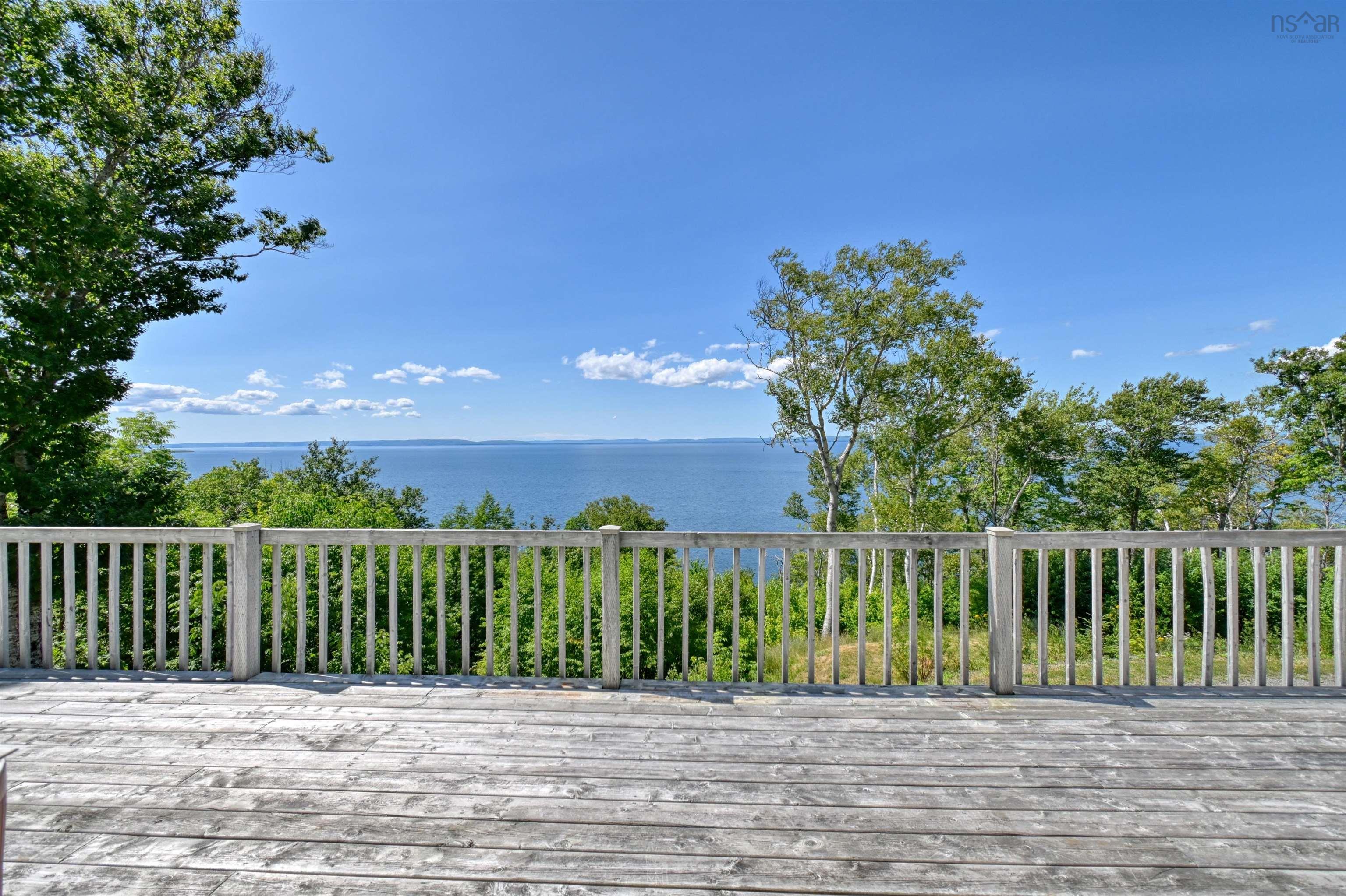 $489,000.00: 95 LAKESHORE Drive W, Irish Cove