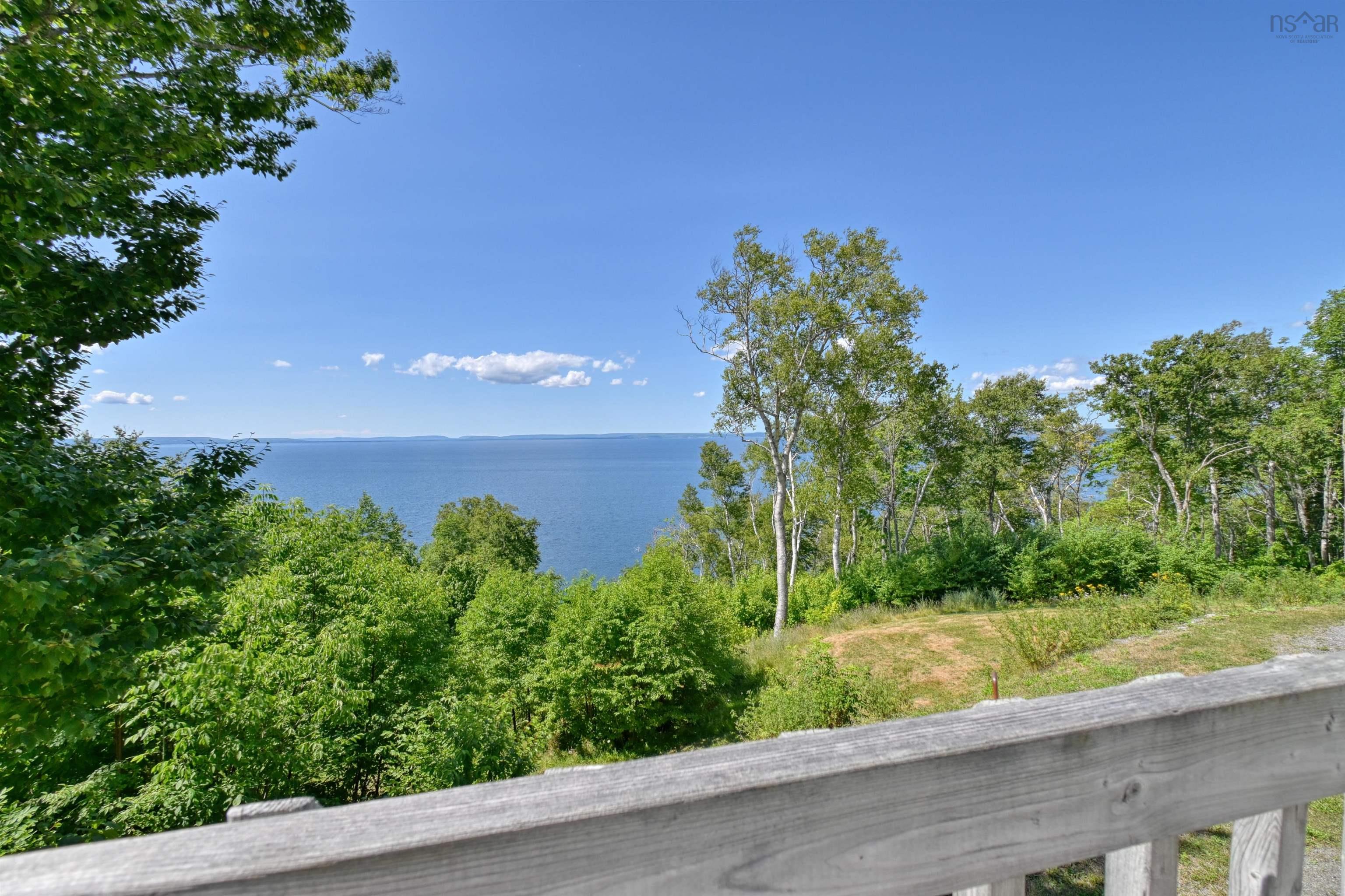 $489,000.00: 95 LAKESHORE Drive W, Irish Cove