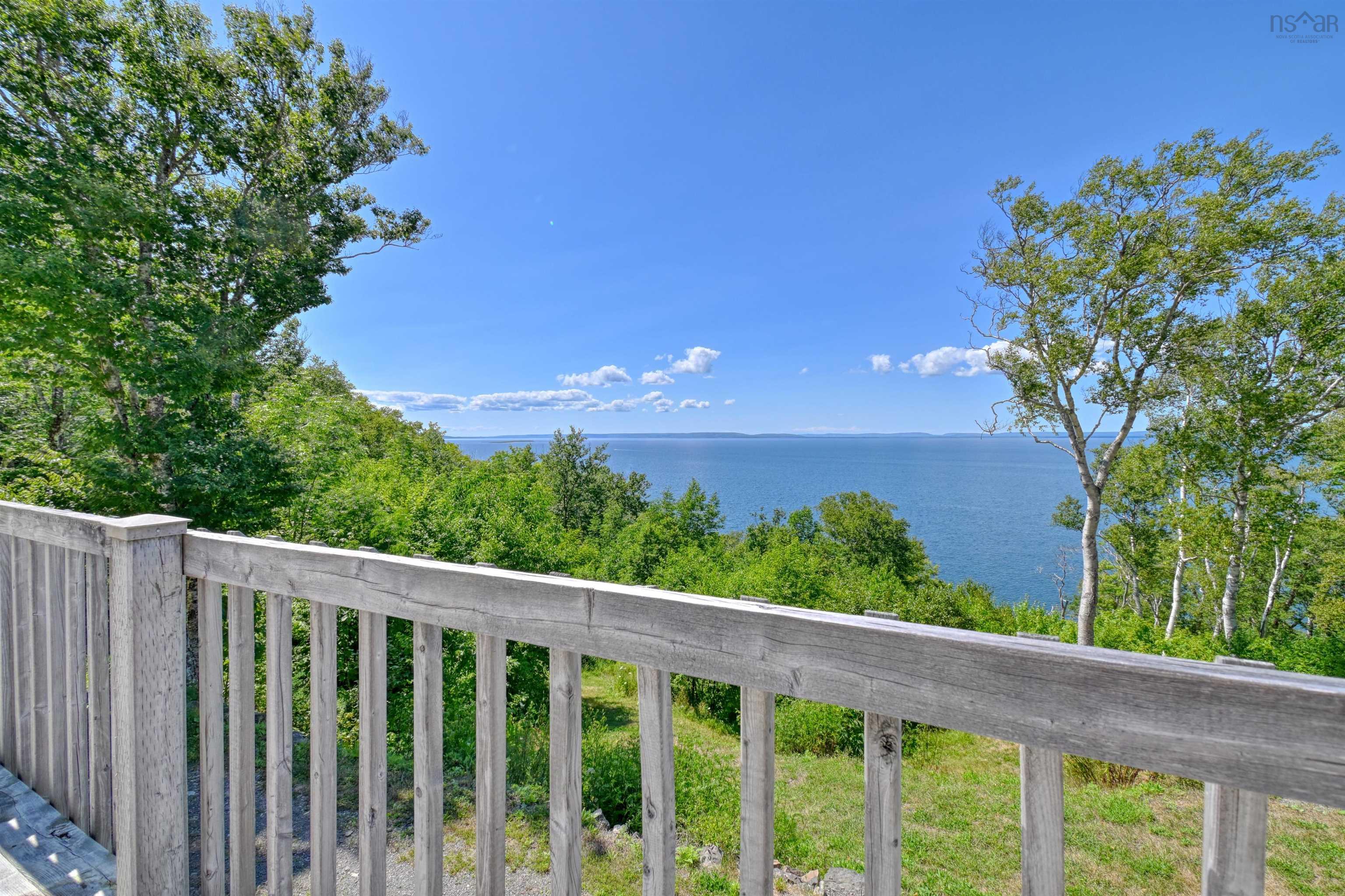 $489,000.00: 95 LAKESHORE Drive W, Irish Cove