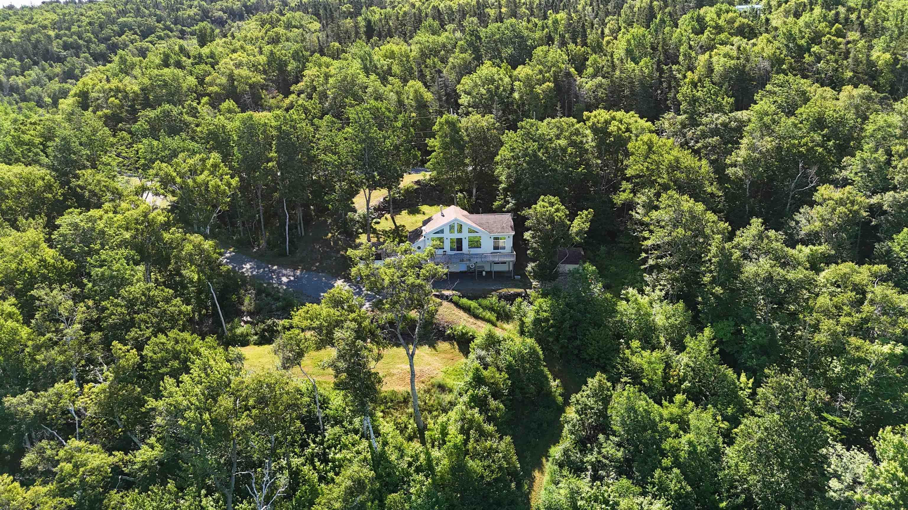 $489,000.00: 95 LAKESHORE Drive W, Irish Cove