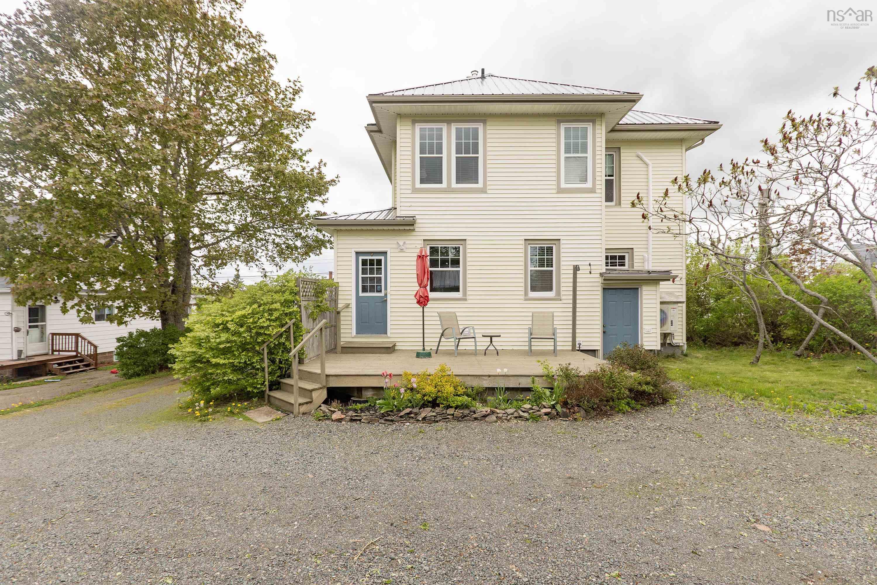 $359,900.00: 139 Main Street, Springhill