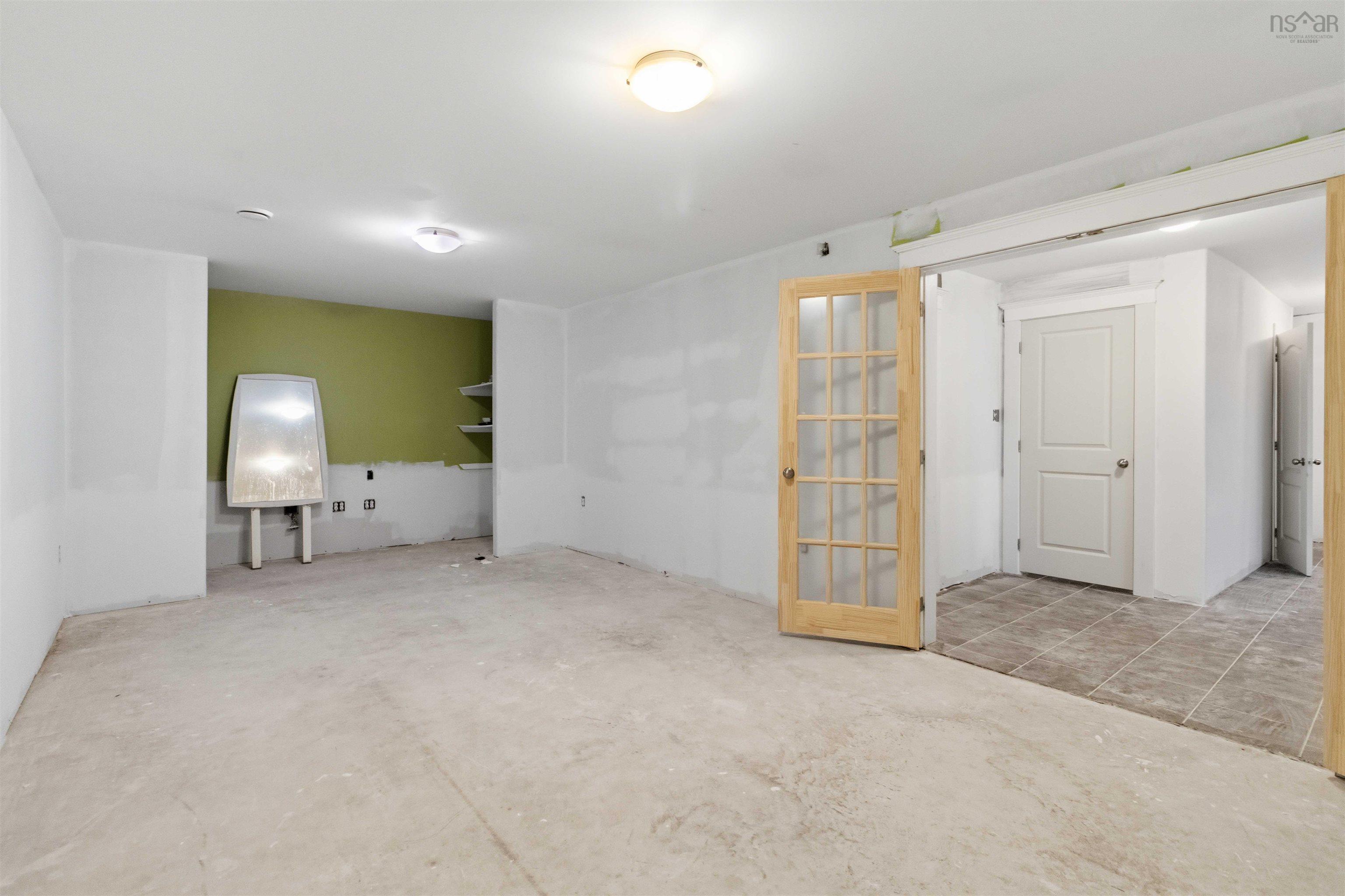 $605,000.00: 4 Carriage Lane, Enfield