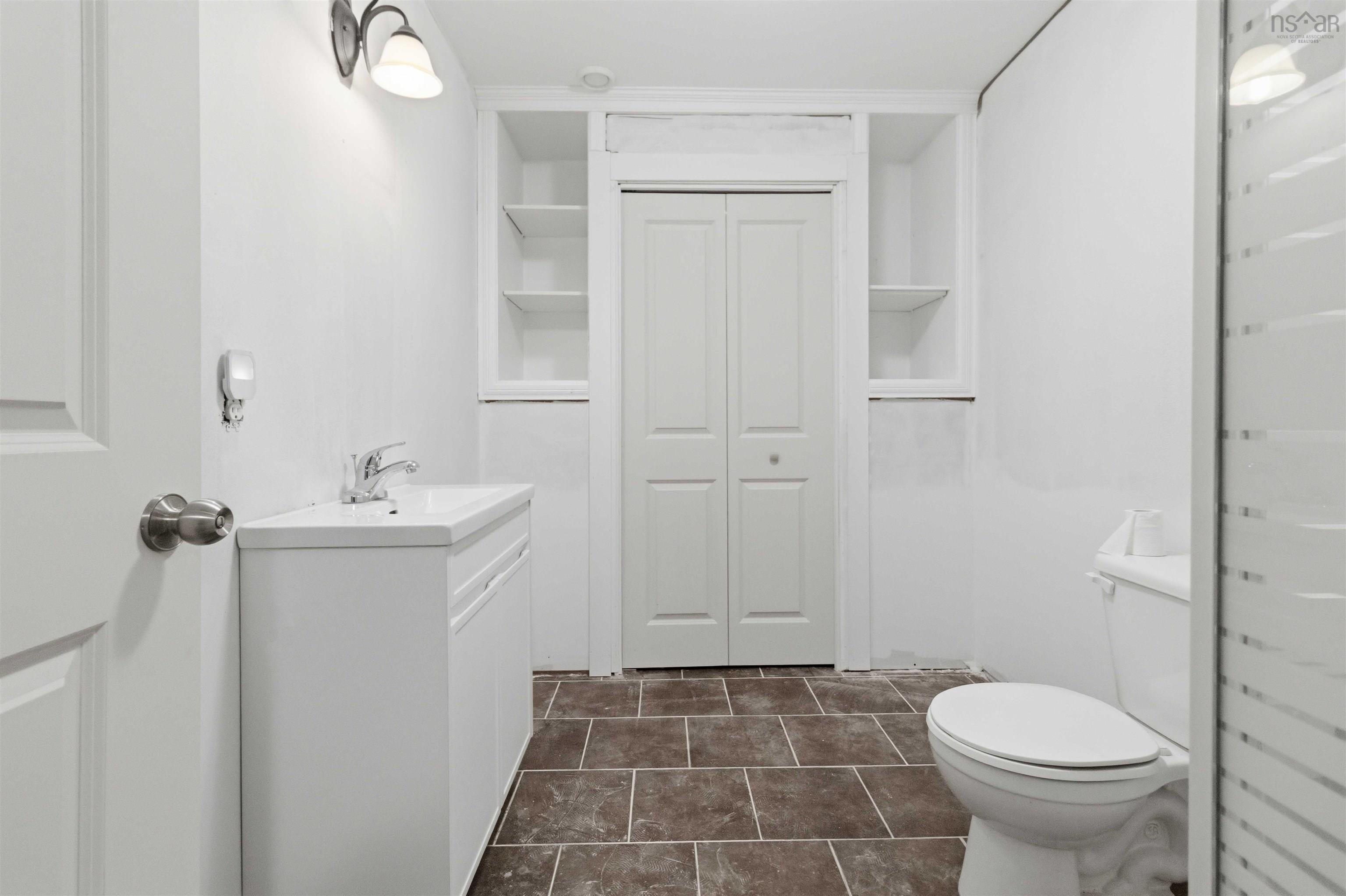 $605,000.00: 4 Carriage Lane, Enfield