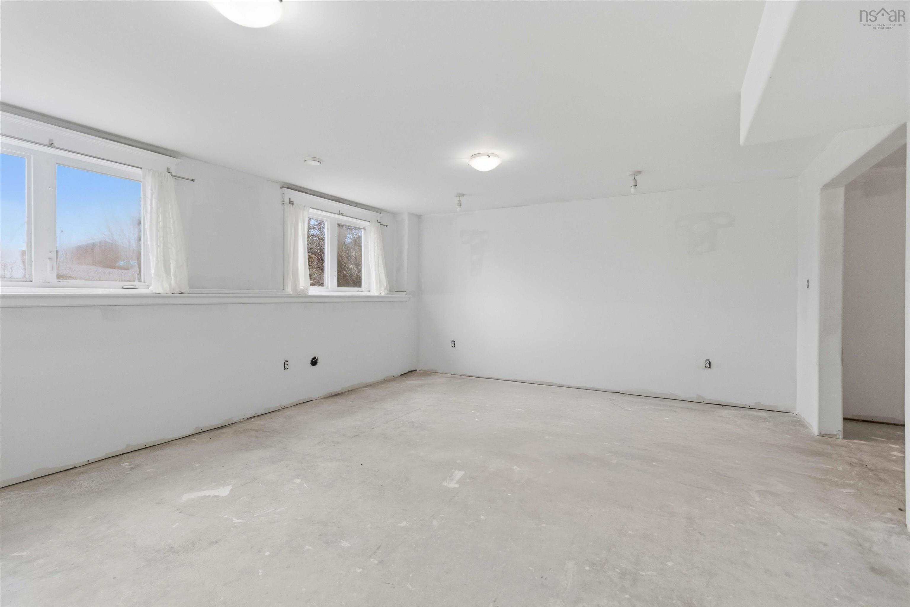 $605,000.00: 4 Carriage Lane, Enfield