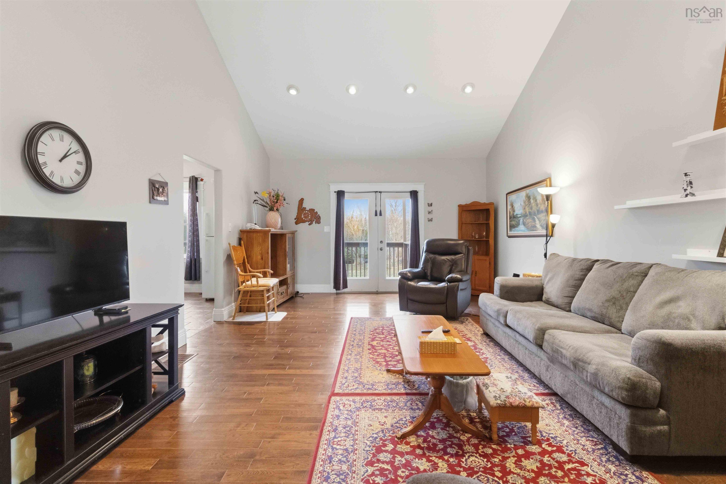$605,000.00: 4 Carriage Lane, Enfield