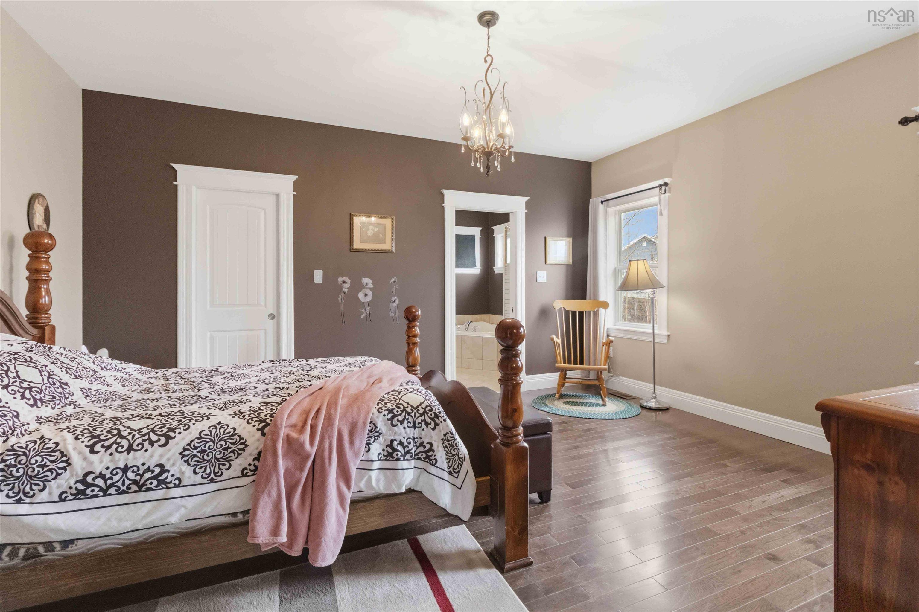 $605,000.00: 4 Carriage Lane, Enfield