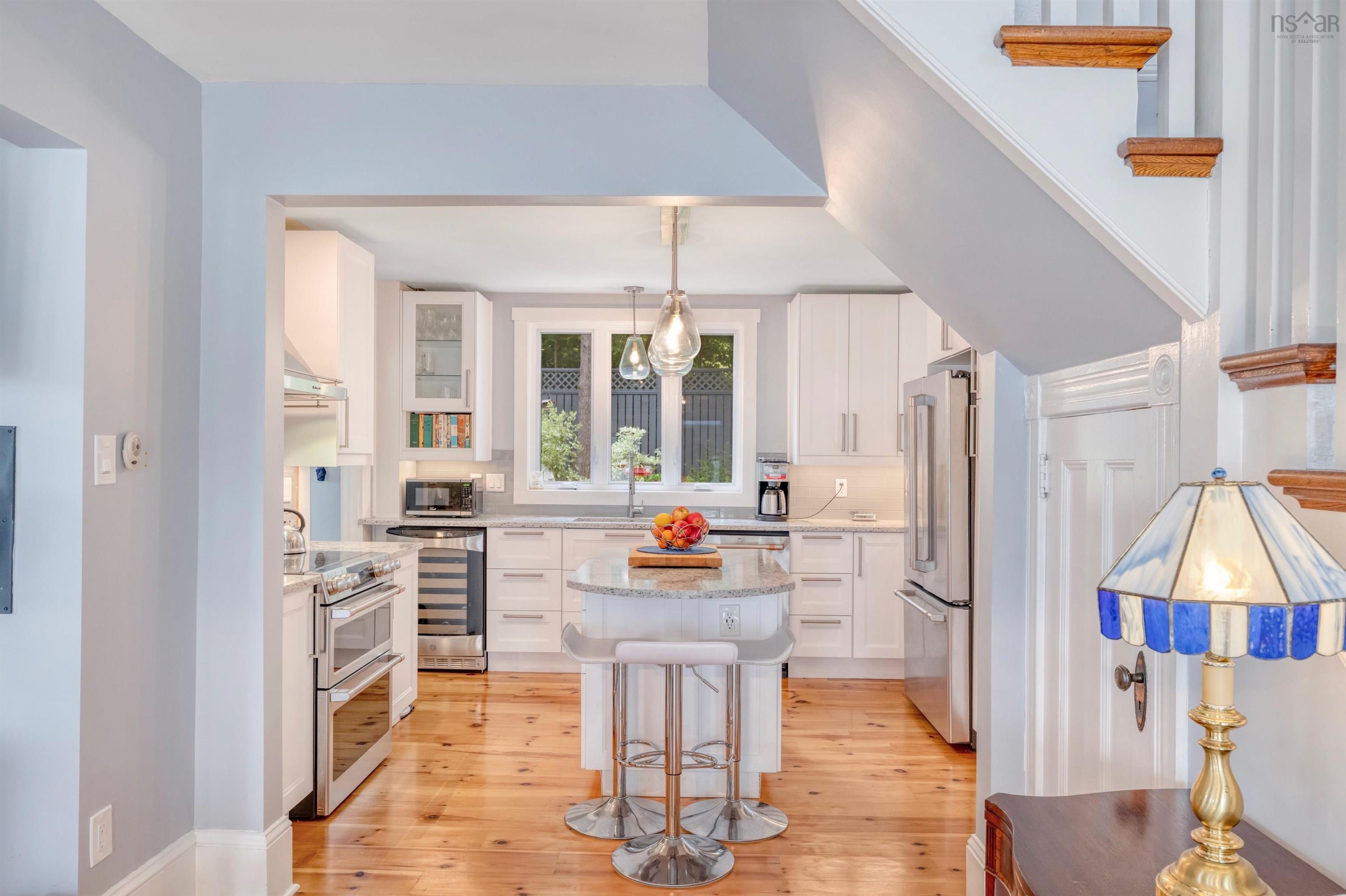 $849,000.00: 958 Main Street, Mahone Bay