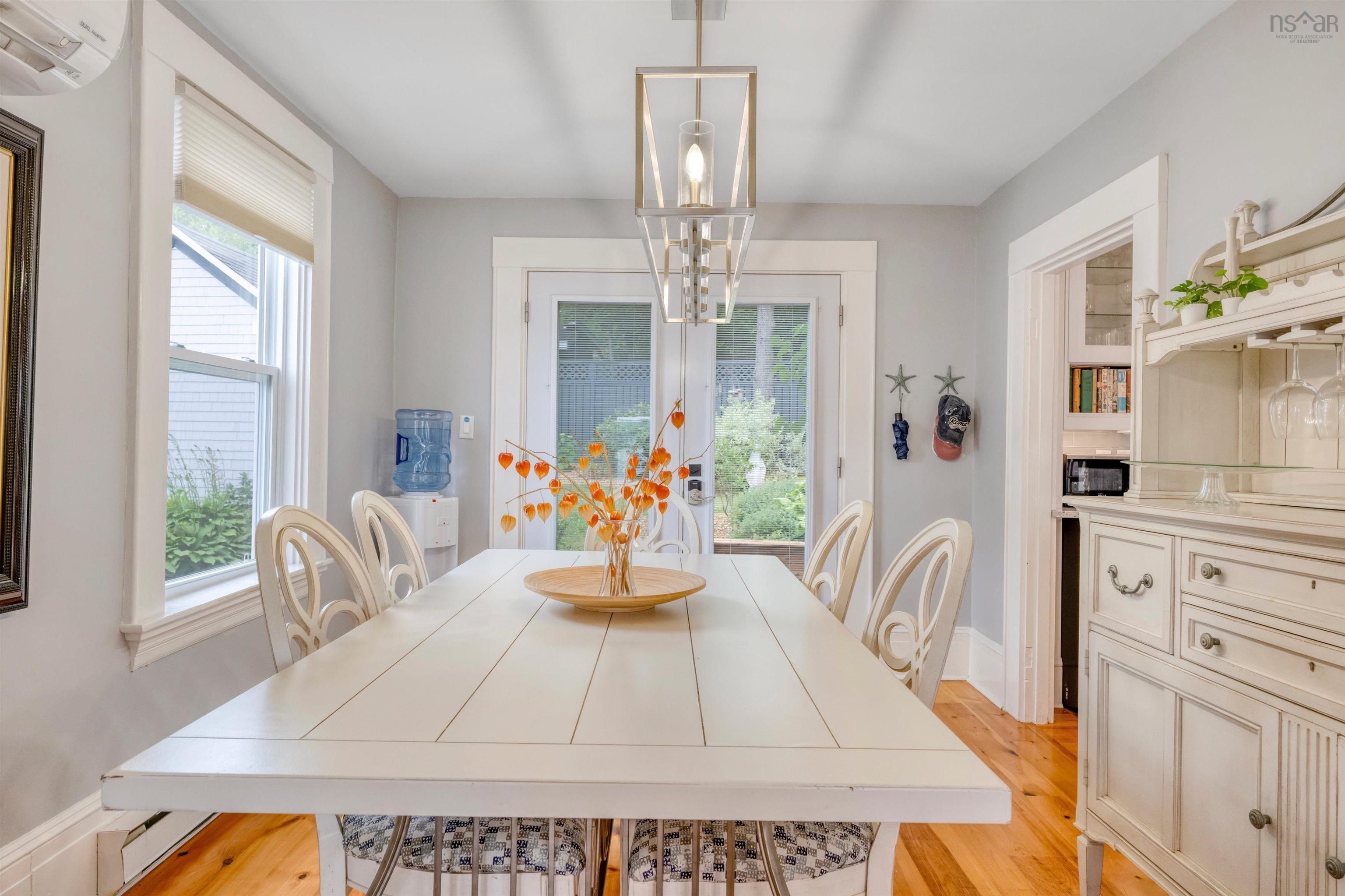 $849,000.00: 958 Main Street, Mahone Bay