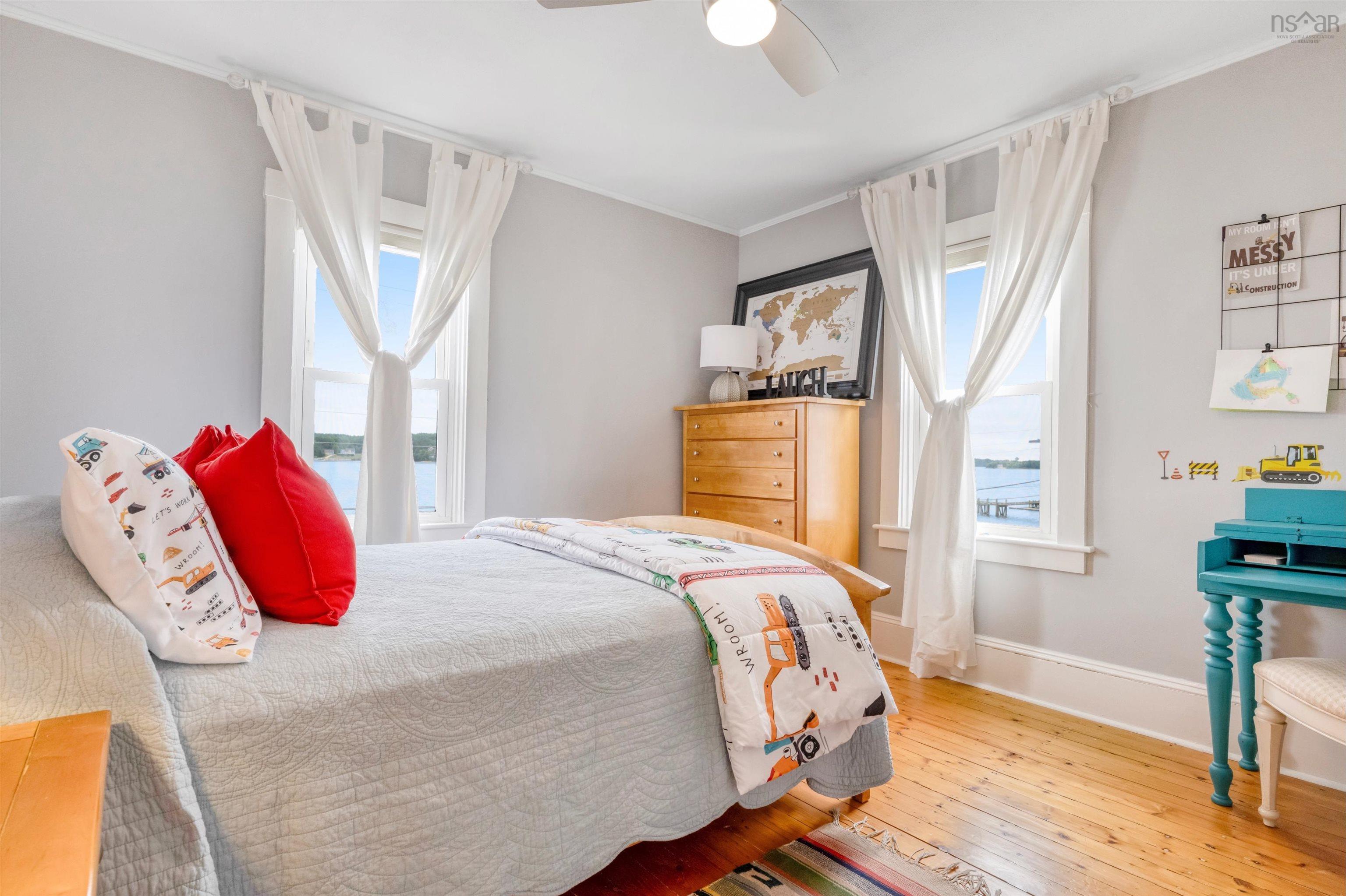 $849,000.00: 958 Main Street, Mahone Bay