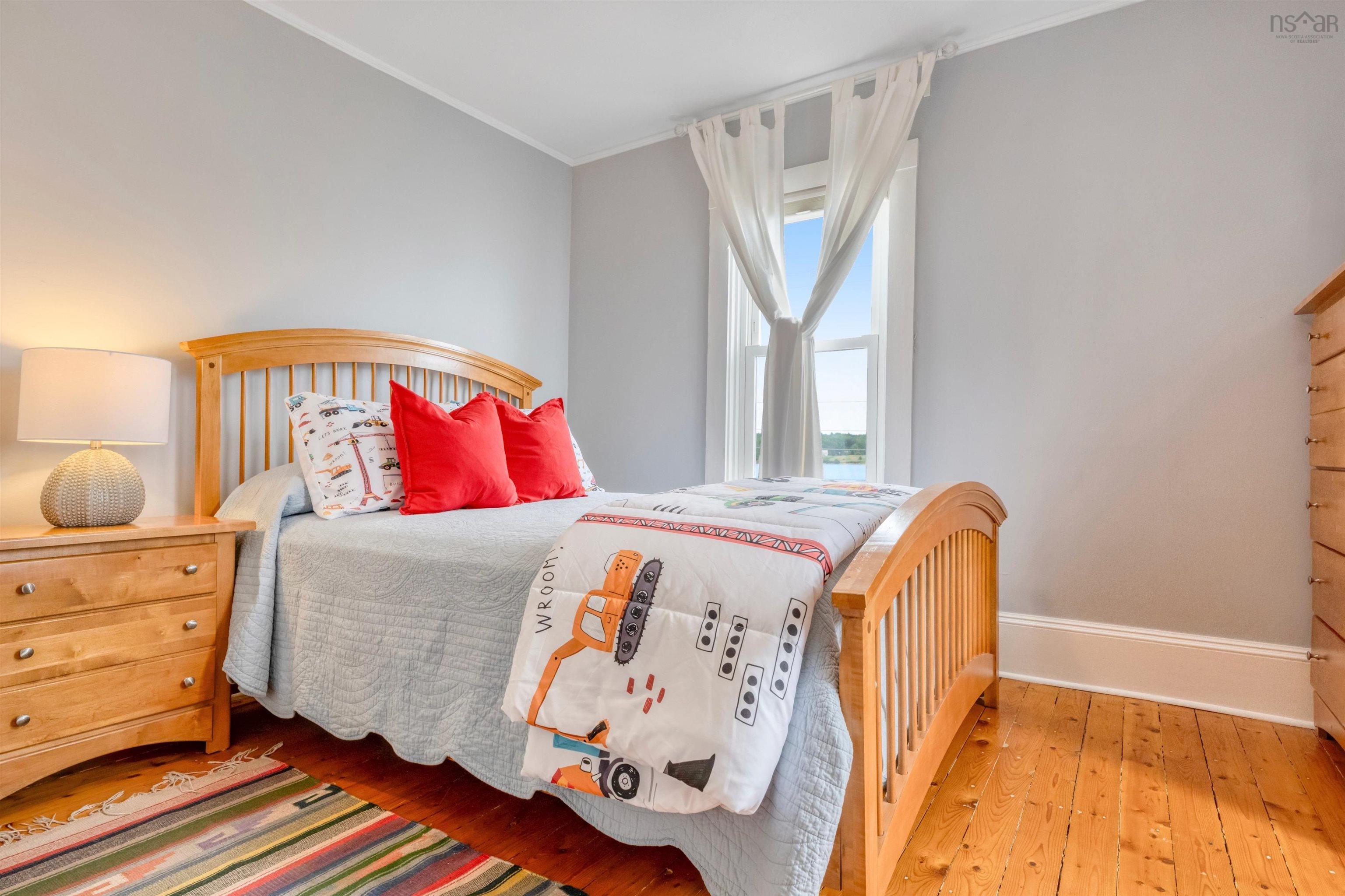 $849,000.00: 958 Main Street, Mahone Bay