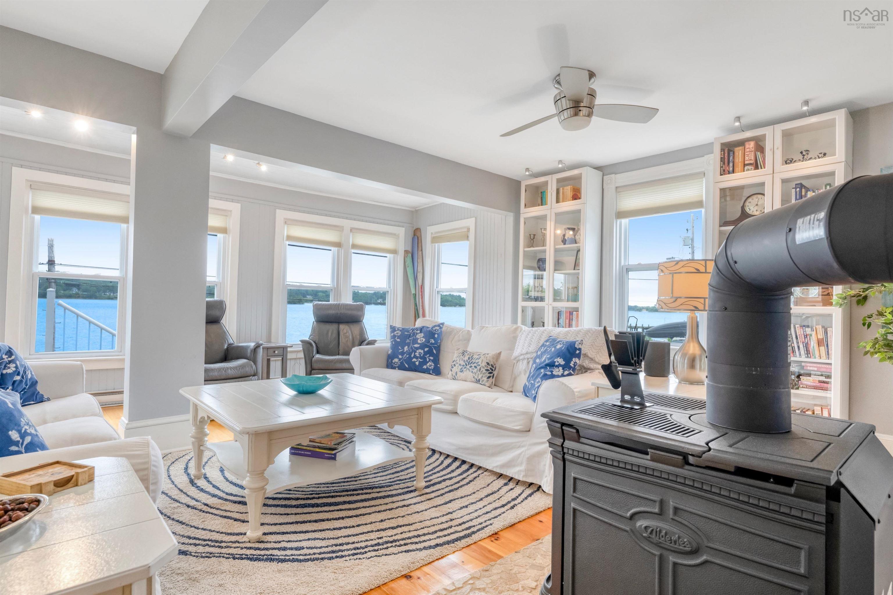 $849,000.00: 958 Main Street, Mahone Bay