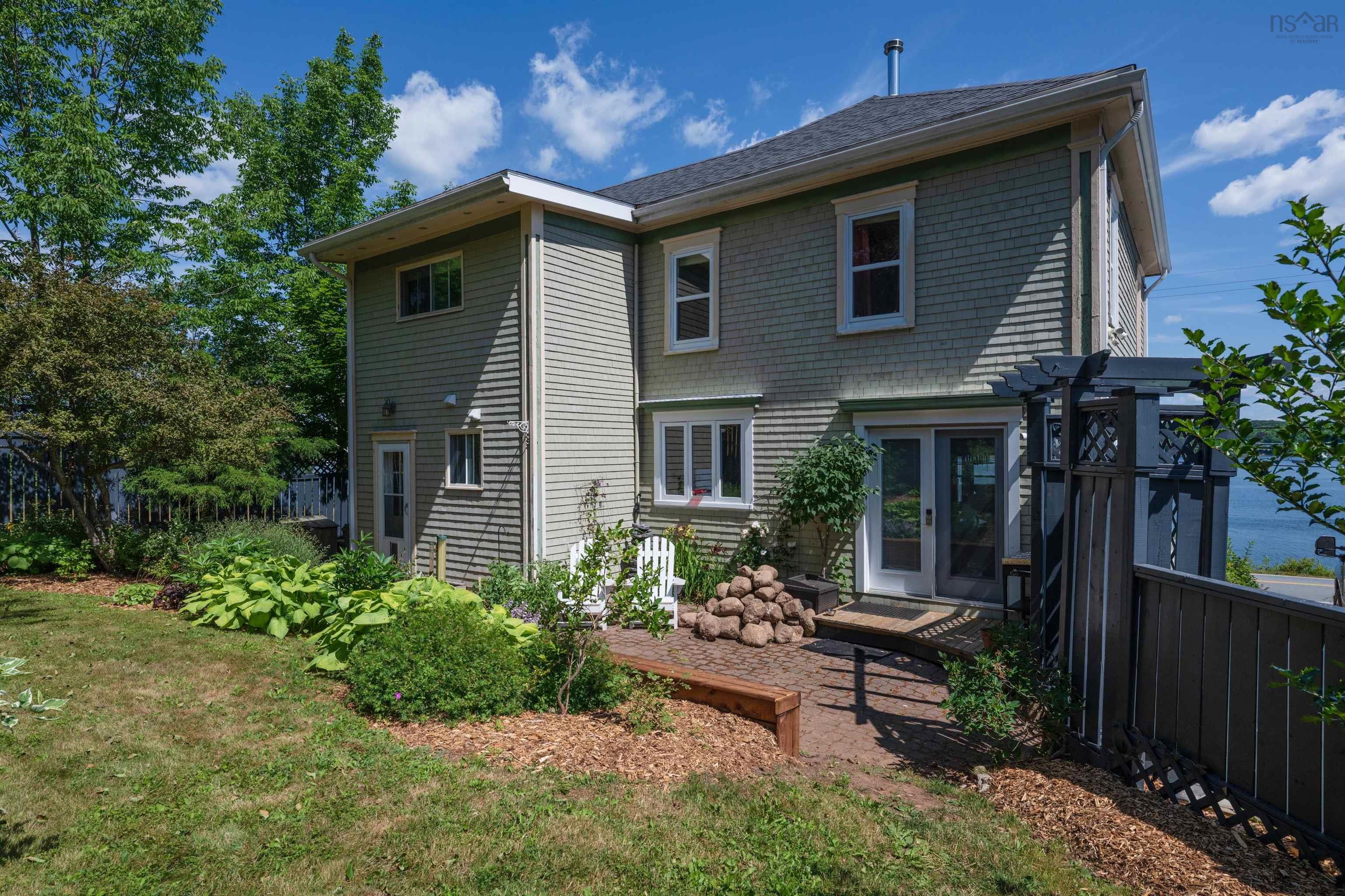 $849,000.00: 958 Main Street, Mahone Bay