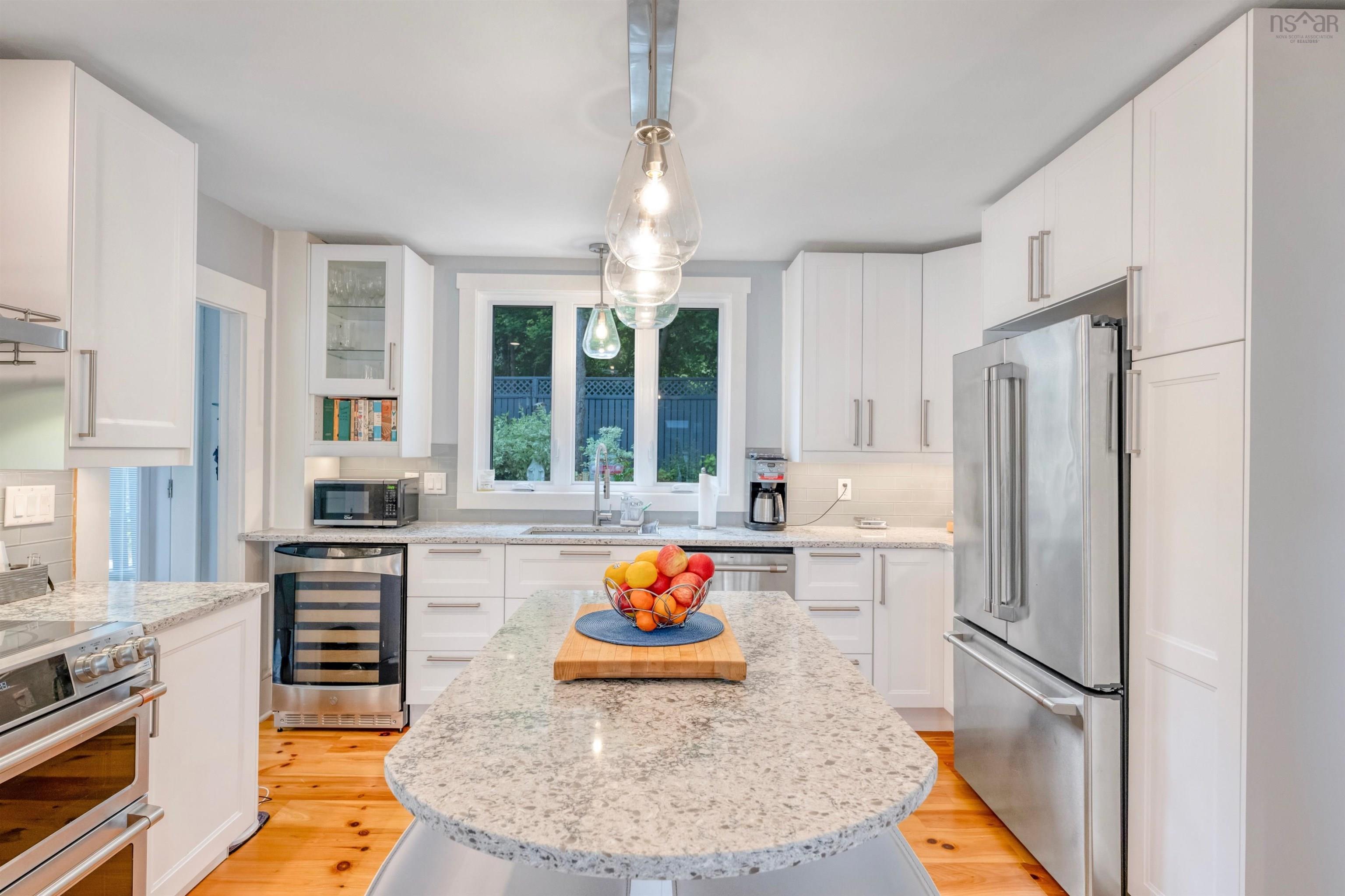 $849,000.00: 958 Main Street, Mahone Bay