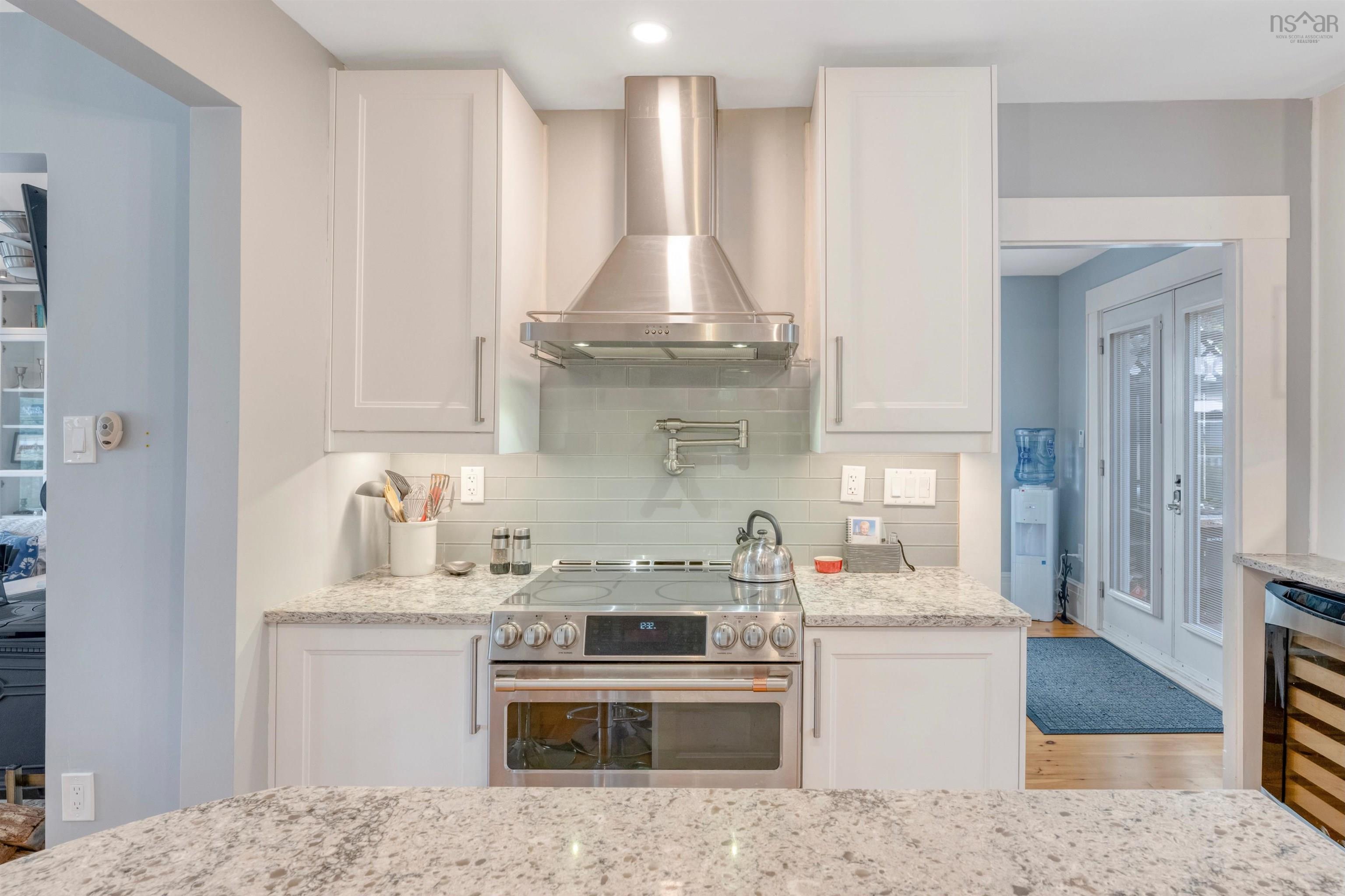 $849,000.00: 958 Main Street, Mahone Bay