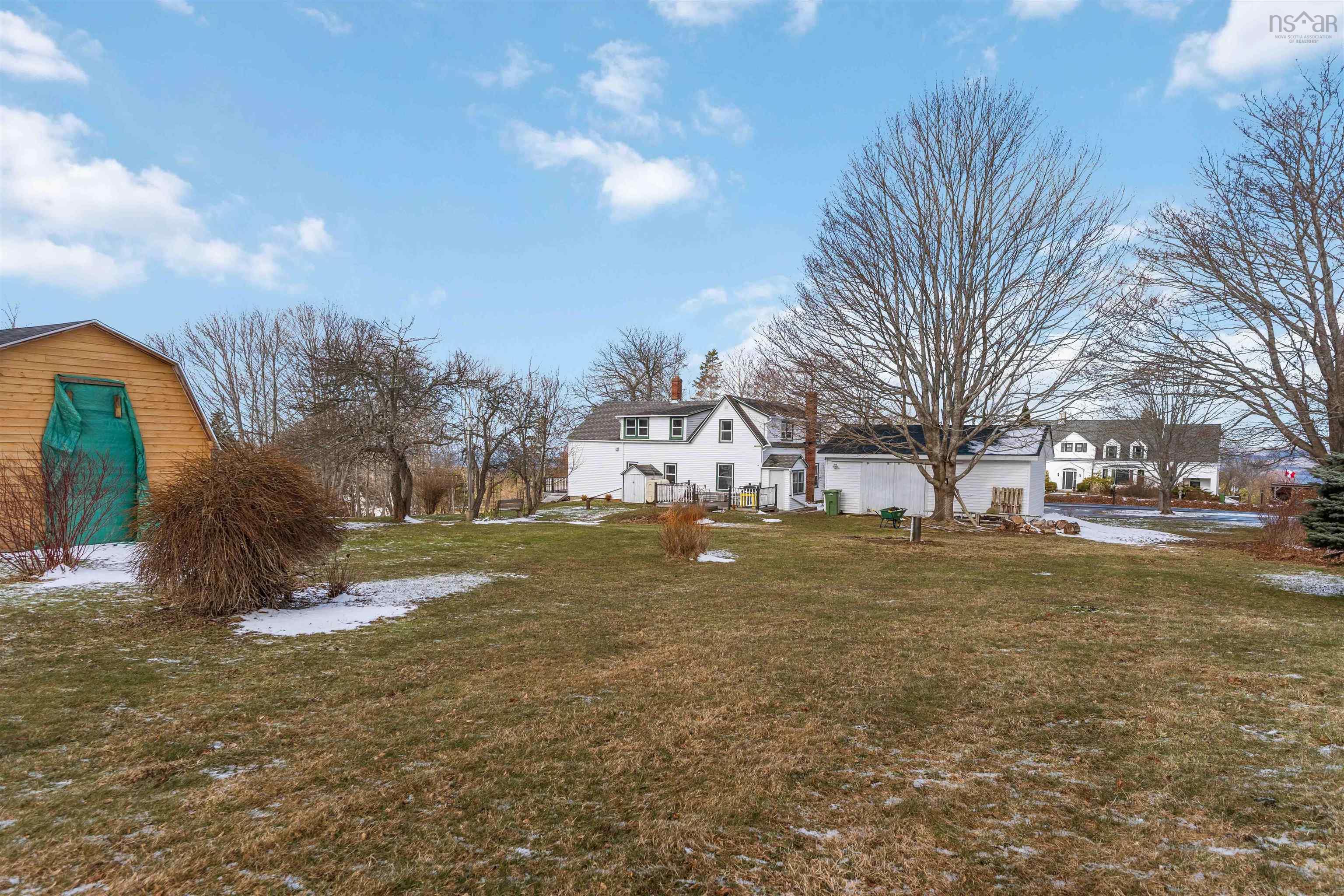 $425,000.00: 102 Old Post Road, Clementsport