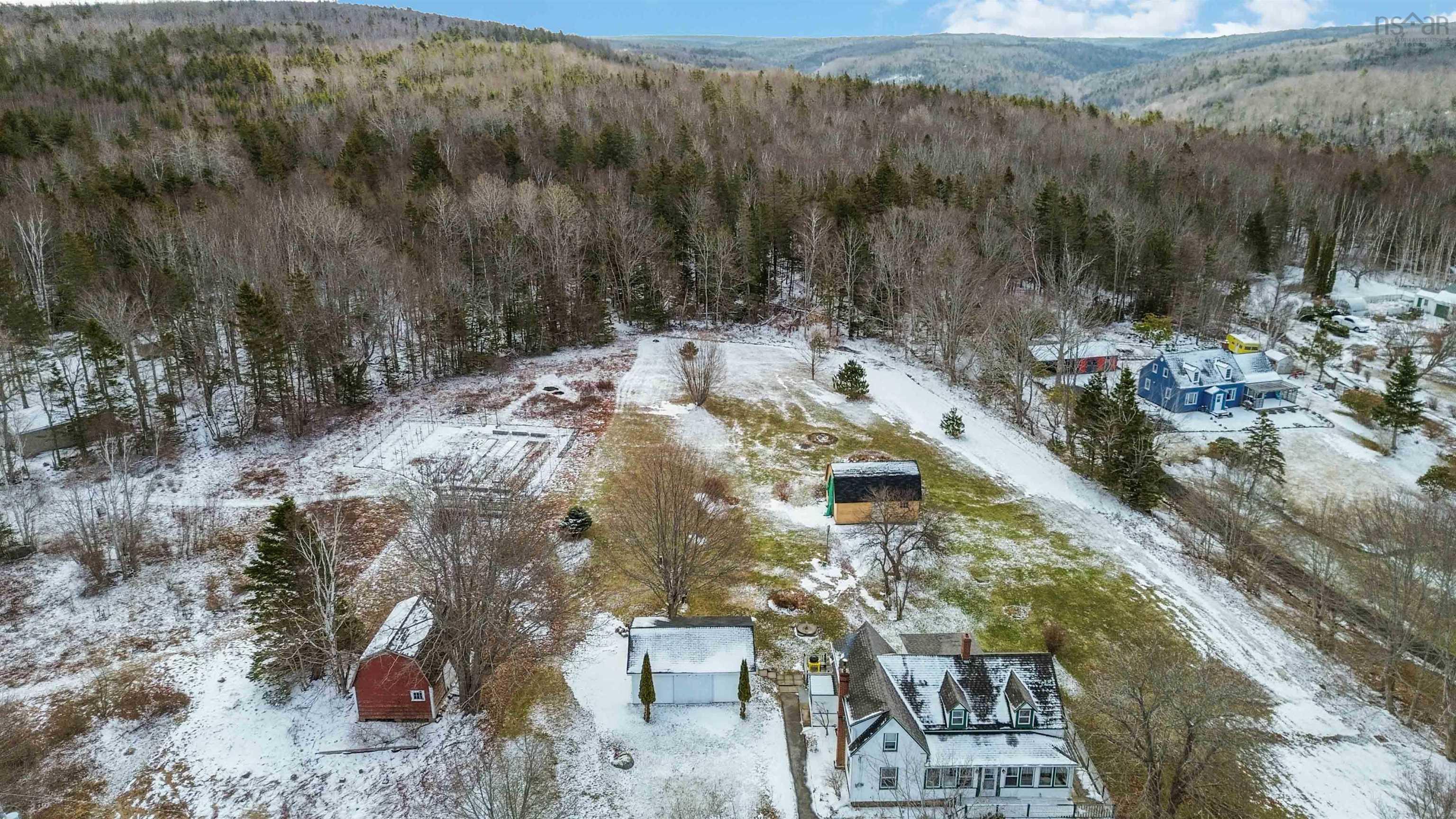 $425,000.00: 102 Old Post Road, Clementsport