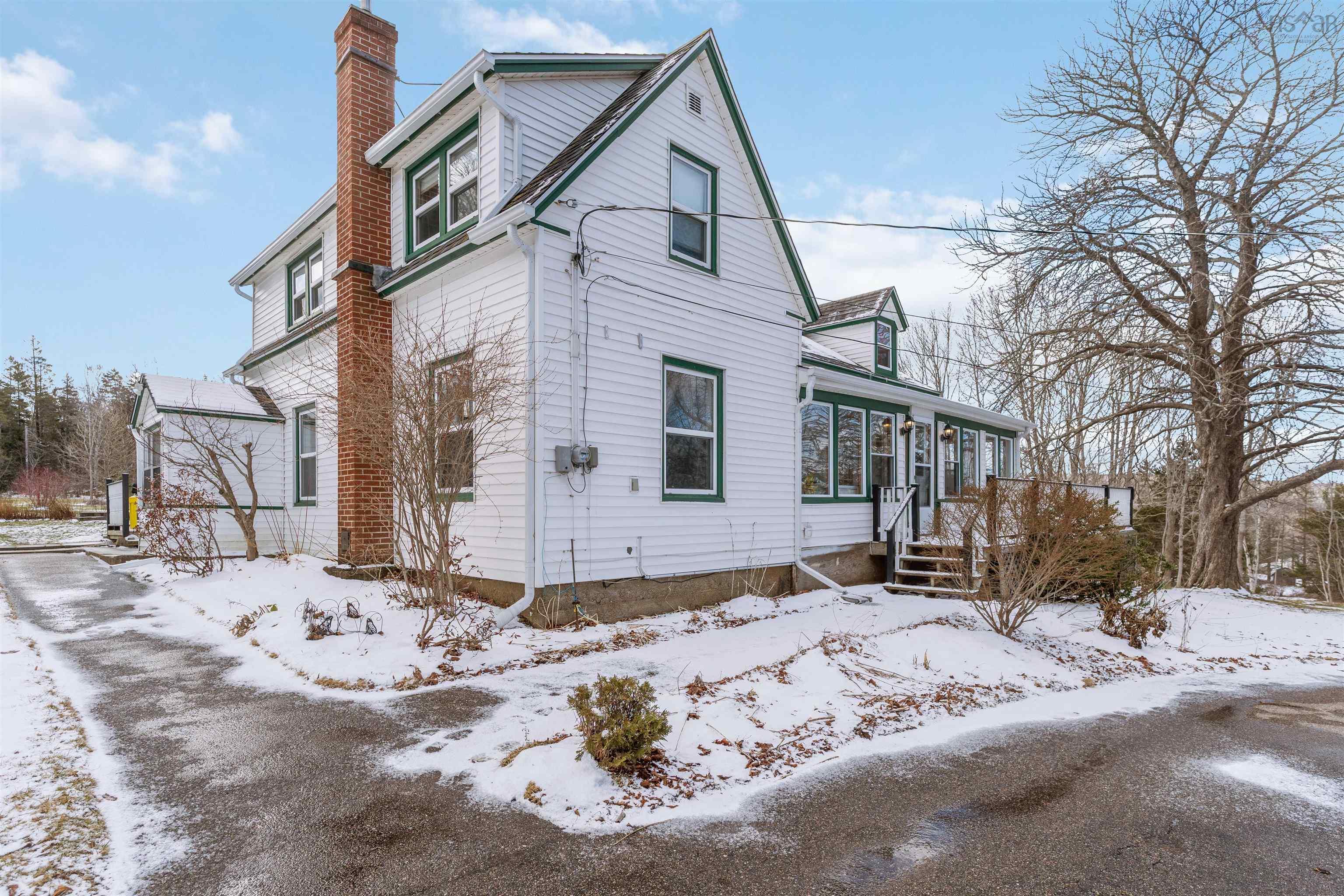 $425,000.00: 102 Old Post Road, Clementsport