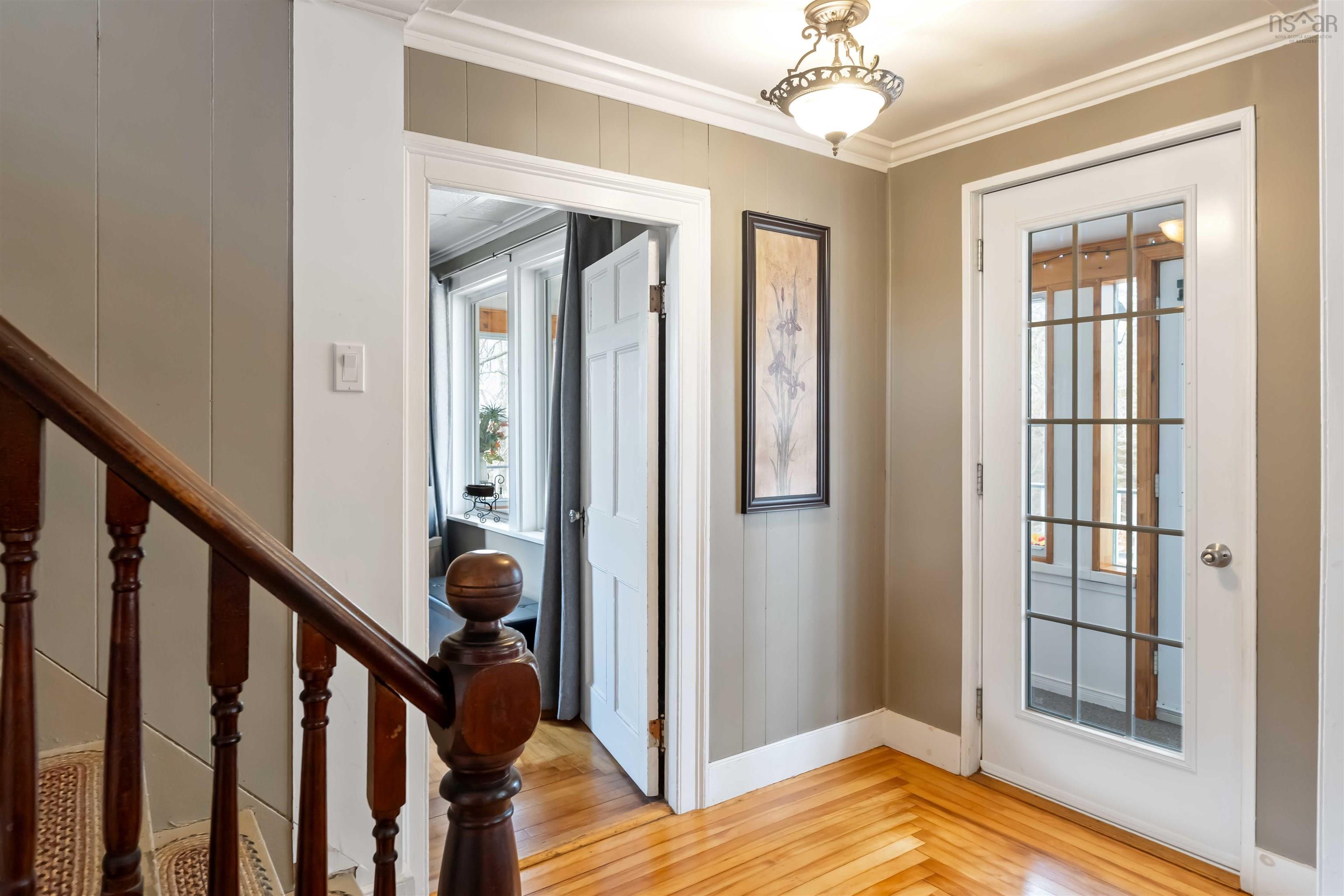 $425,000.00: 102 Old Post Road, Clementsport