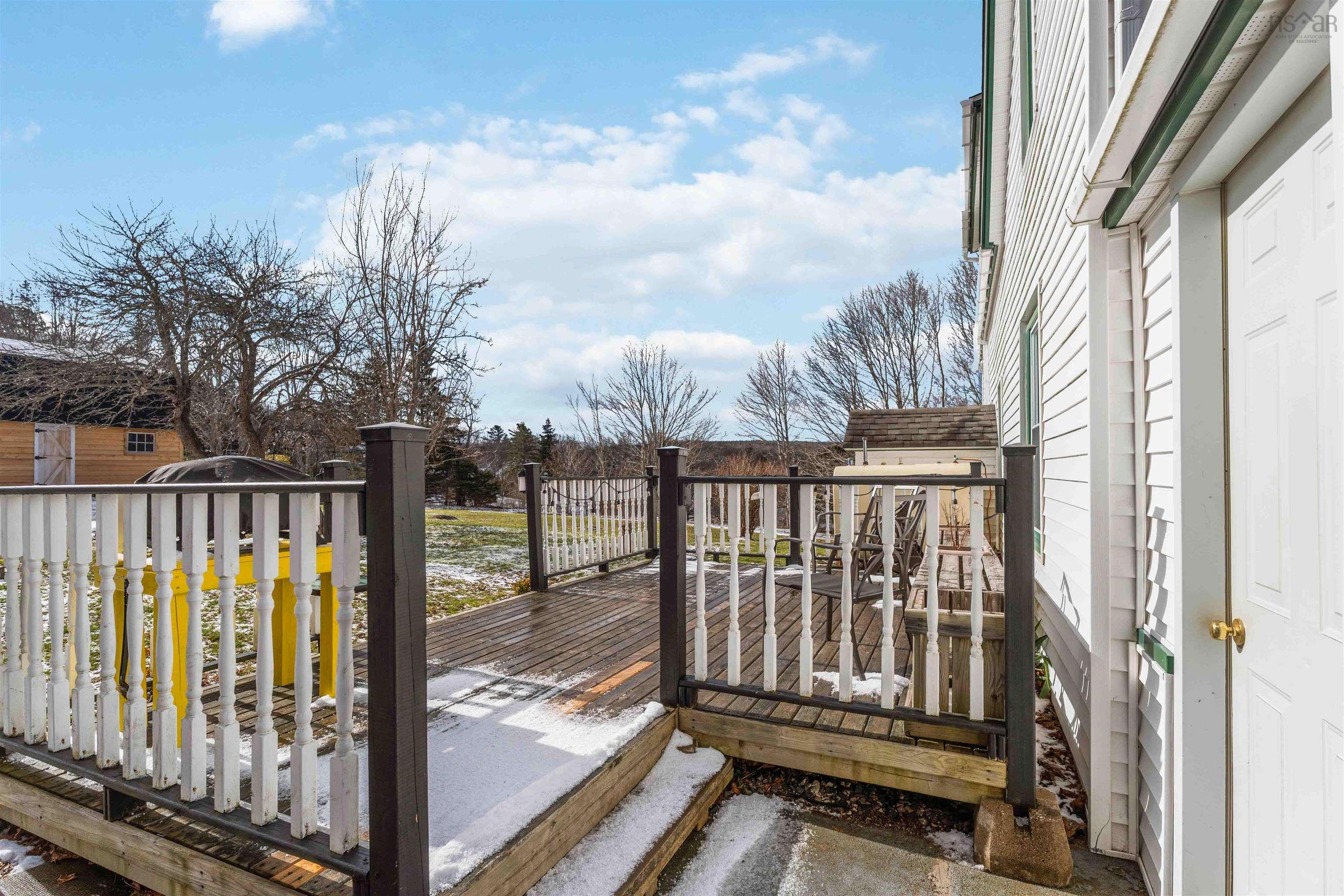 $425,000.00: 102 Old Post Road, Clementsport