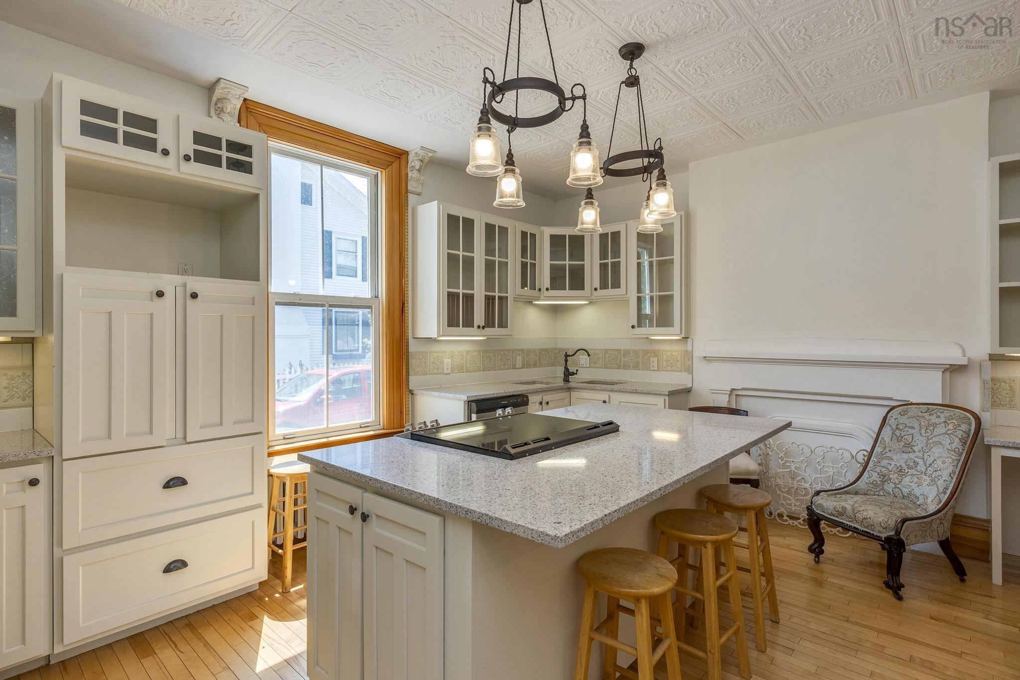 $865,000.00: 446 St George Street, Annapolis Royal