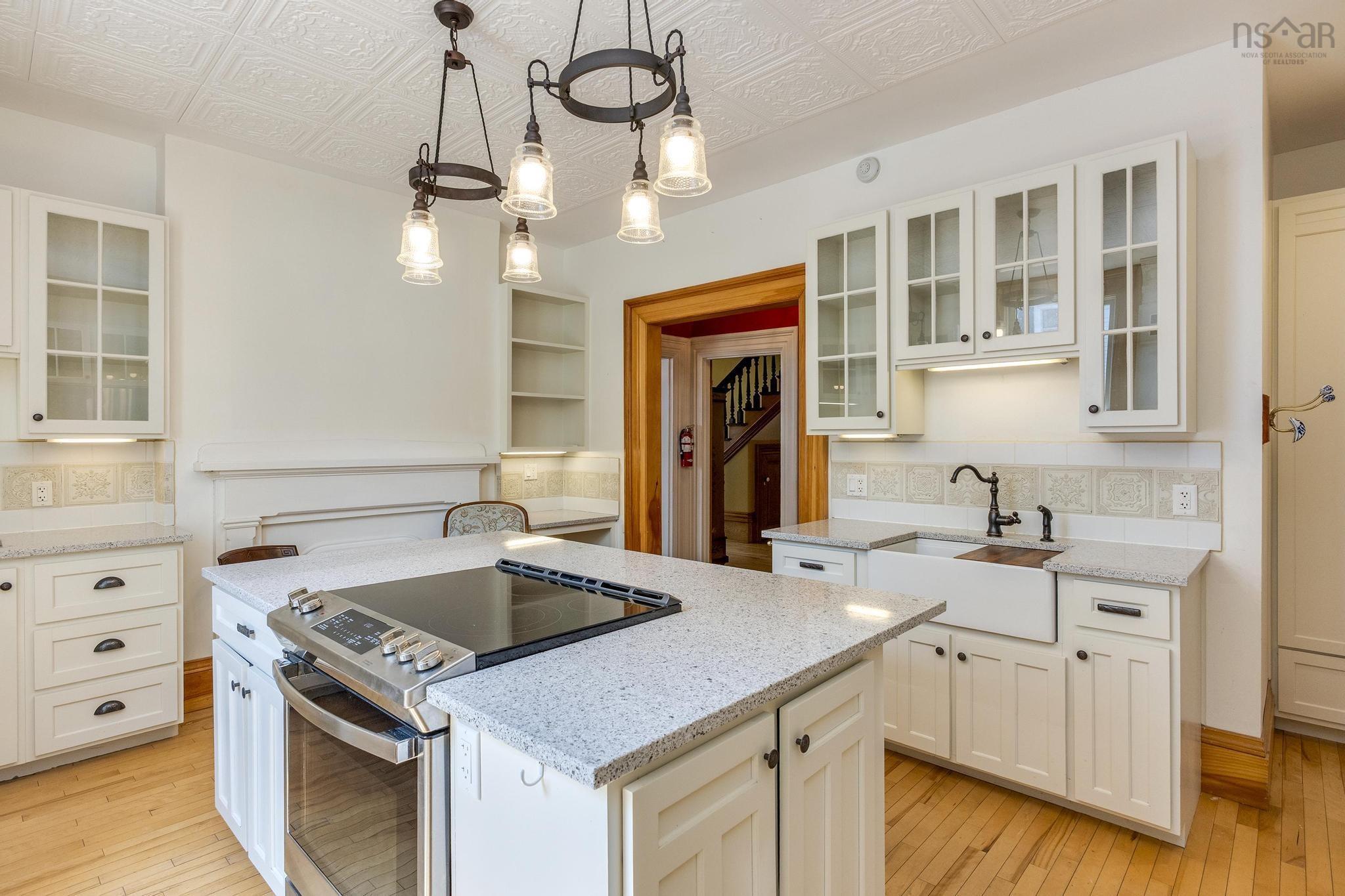 $865,000.00: 446 St George Street, Annapolis Royal
