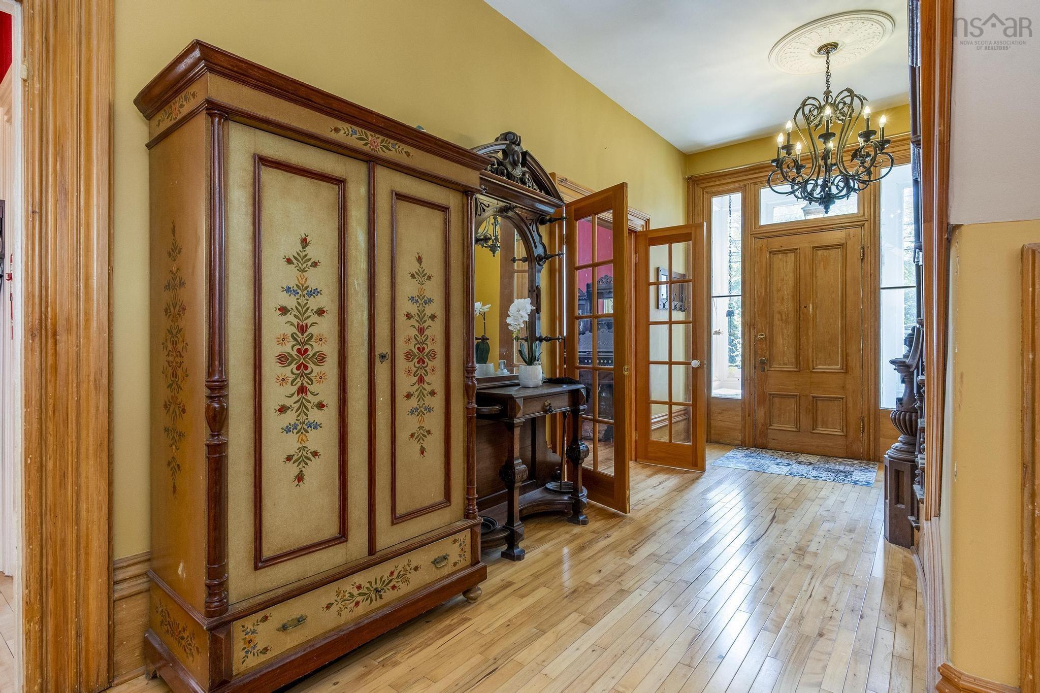 $865,000.00: 446 St George Street, Annapolis Royal