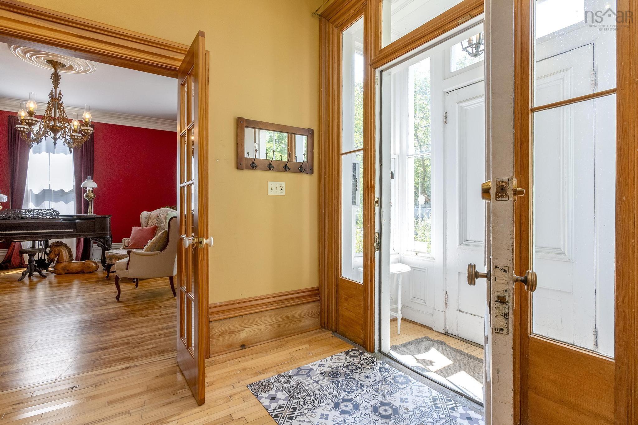 $865,000.00: 446 St George Street, Annapolis Royal