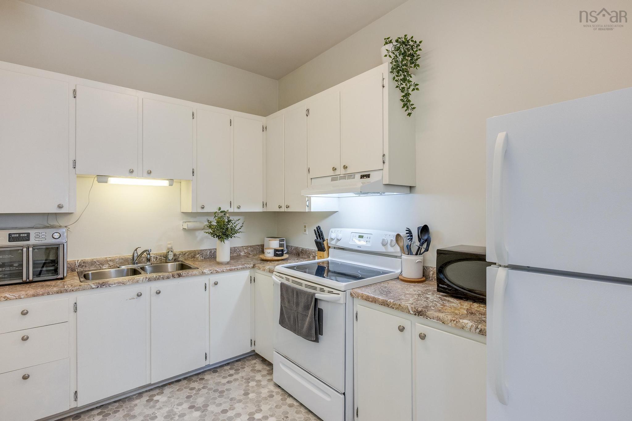 $865,000.00: 446 St George Street, Annapolis Royal