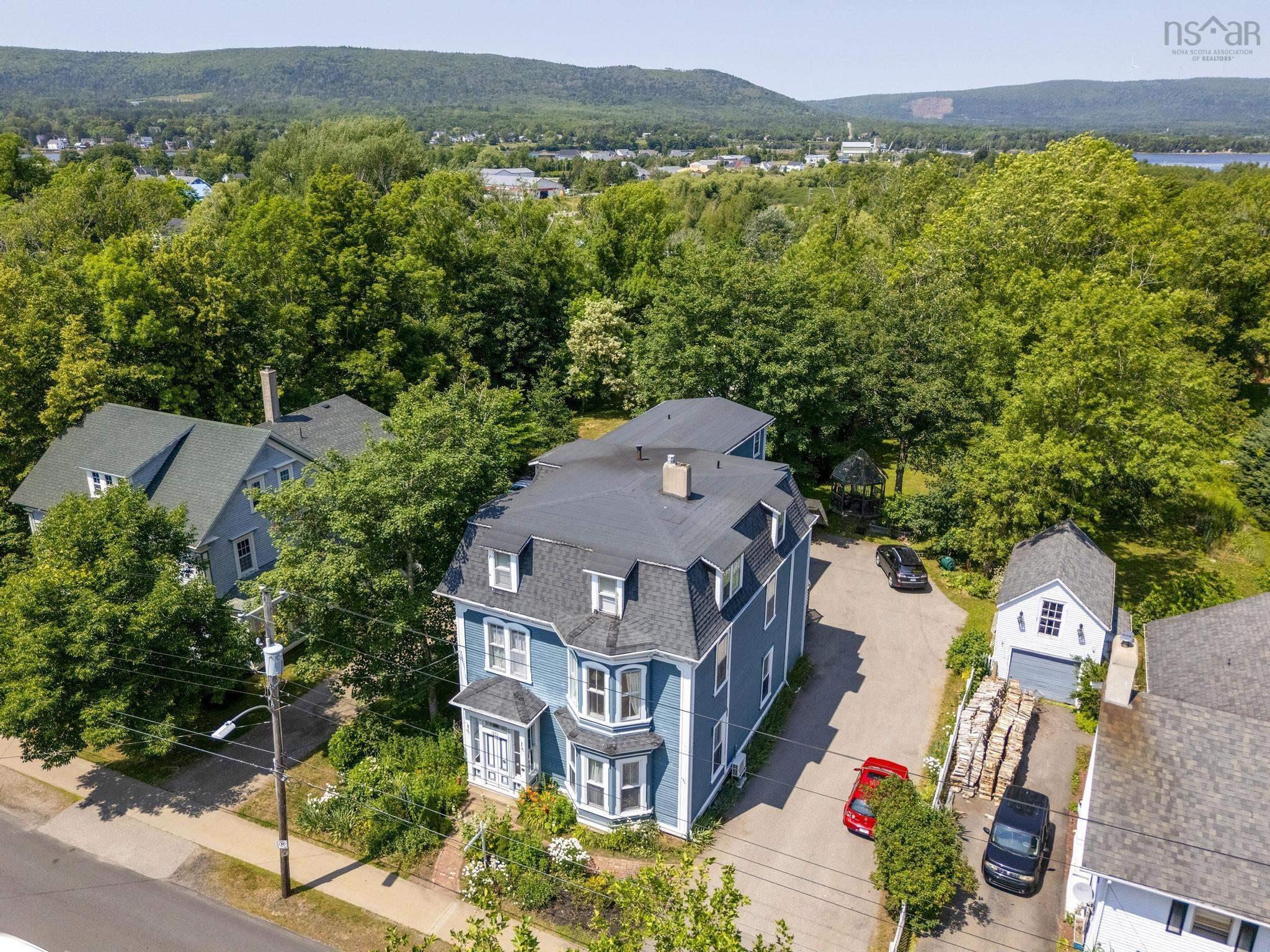 $865,000.00: 446 St George Street, Annapolis Royal
