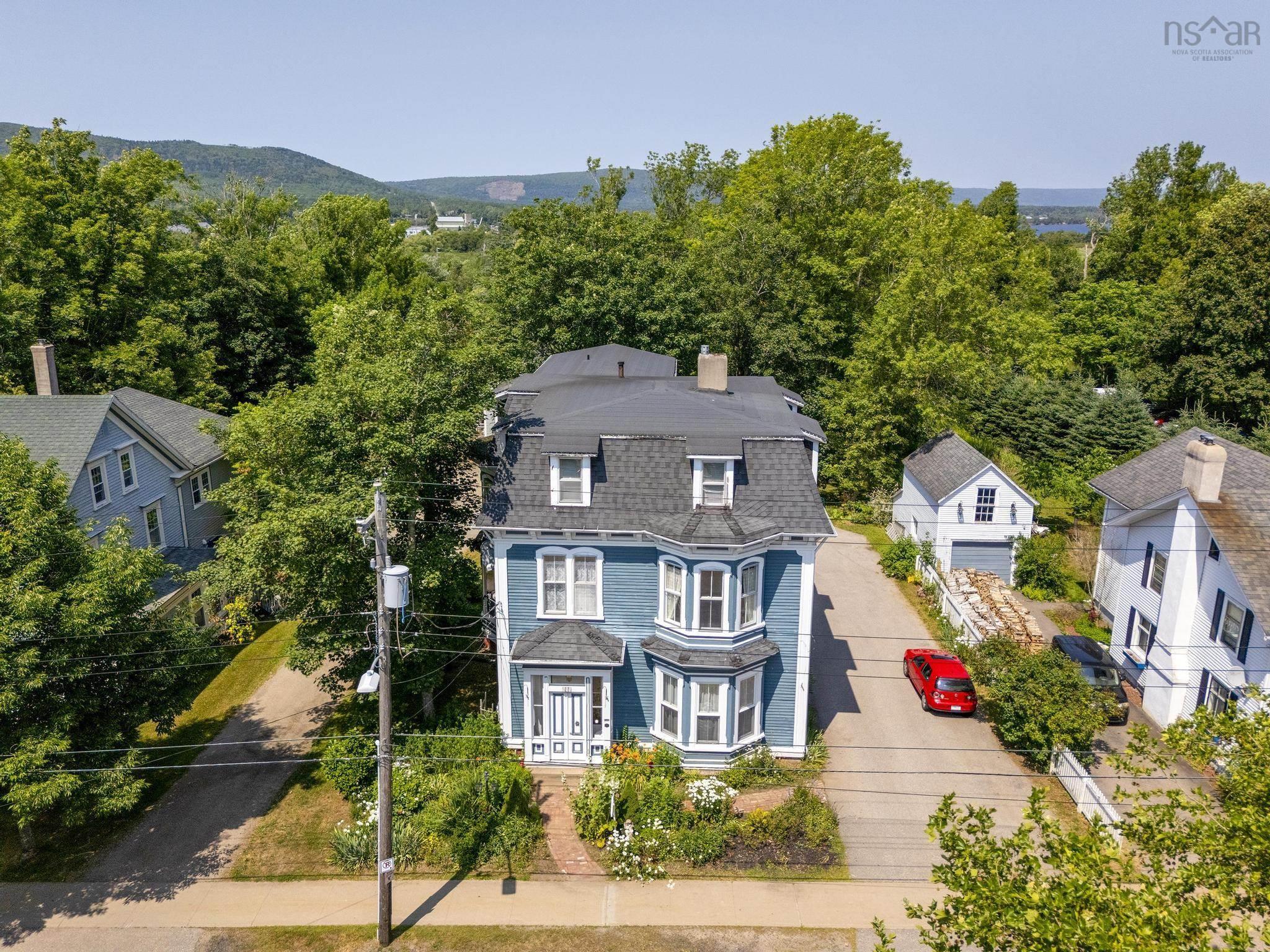 $865,000.00: 446 St George Street, Annapolis Royal