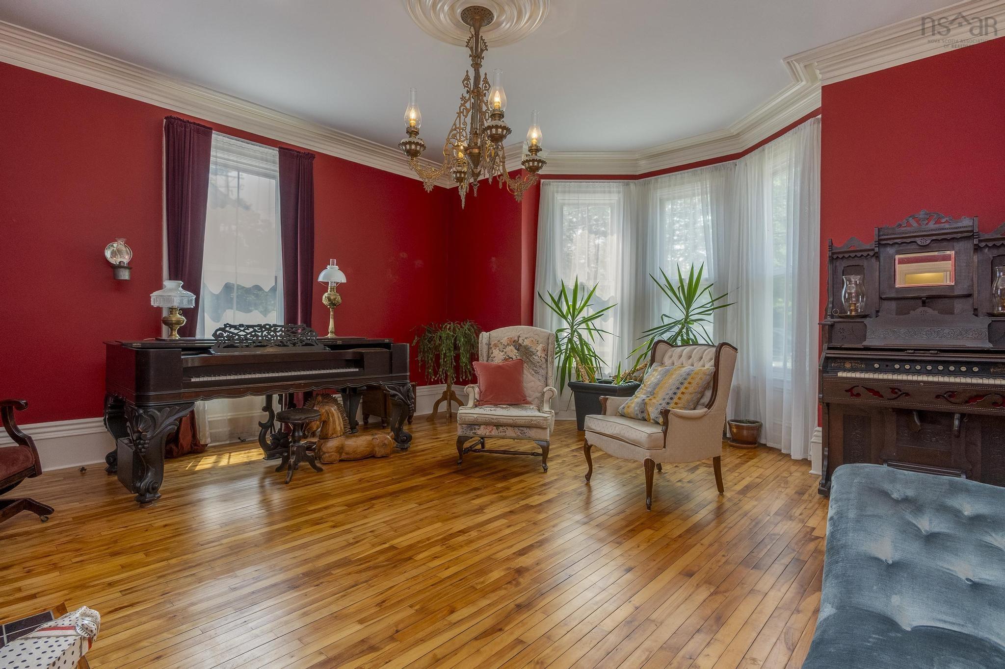 $865,000.00: 446 St George Street, Annapolis Royal