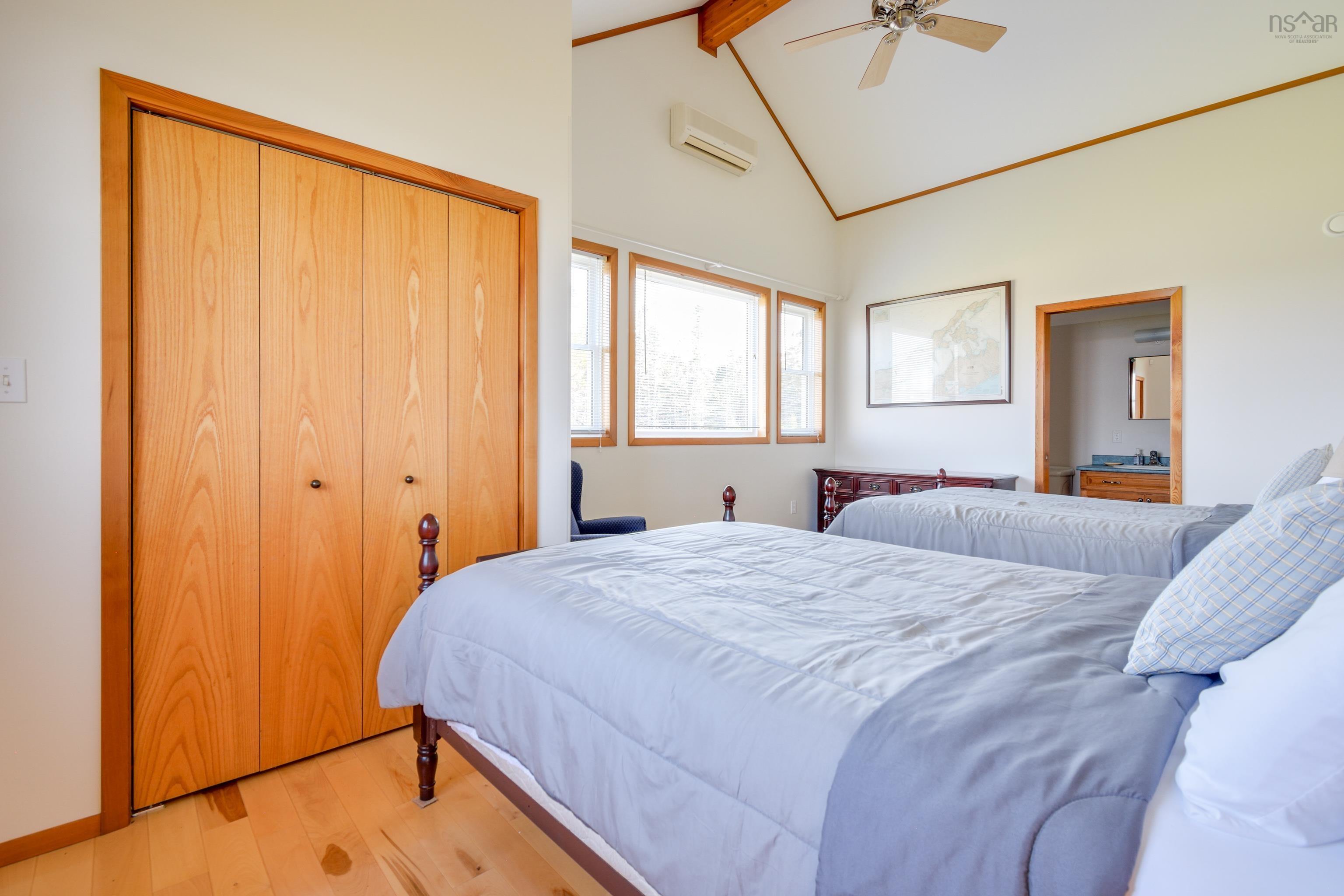 $1,450,000.00: 485&489 Maple Drive, Cape George