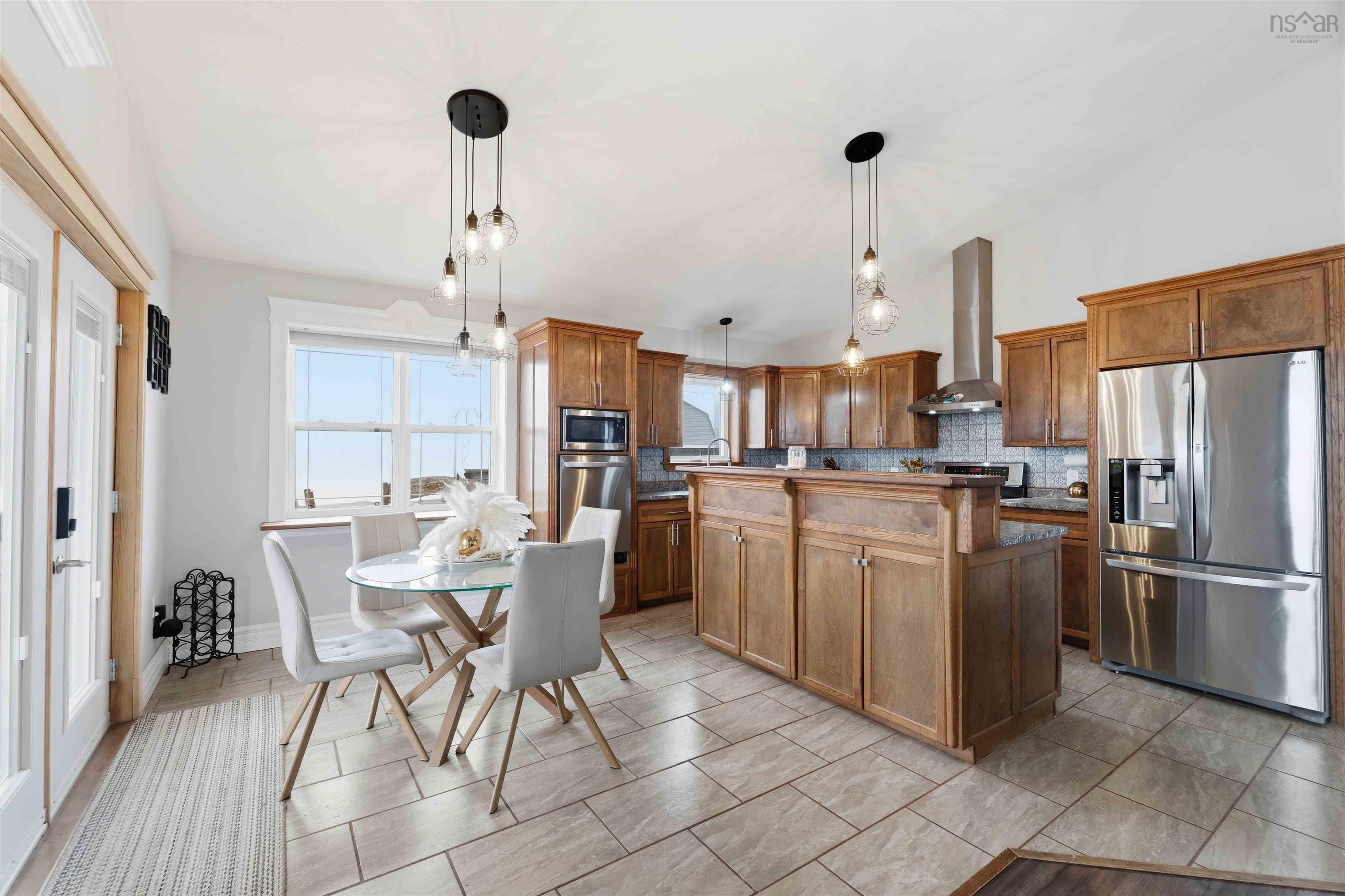 $474,000.00: 1476 Highway 360, Garland