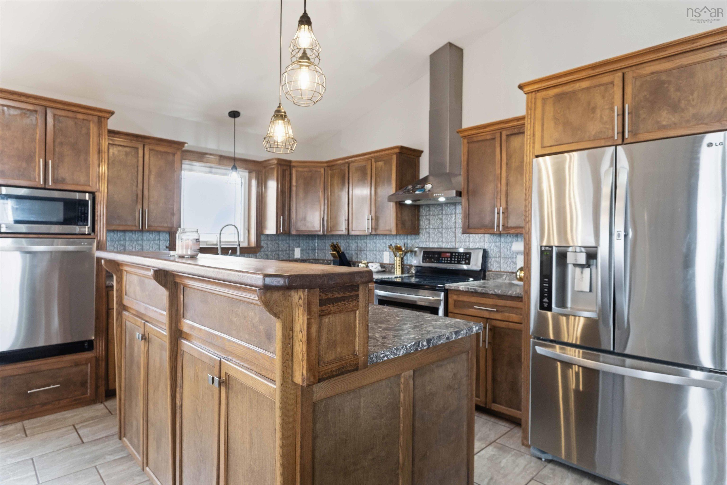 $474,000.00: 1476 Highway 360, Garland